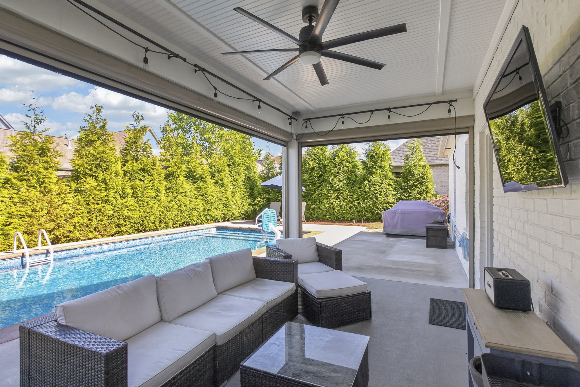 748 Fontwell Ln