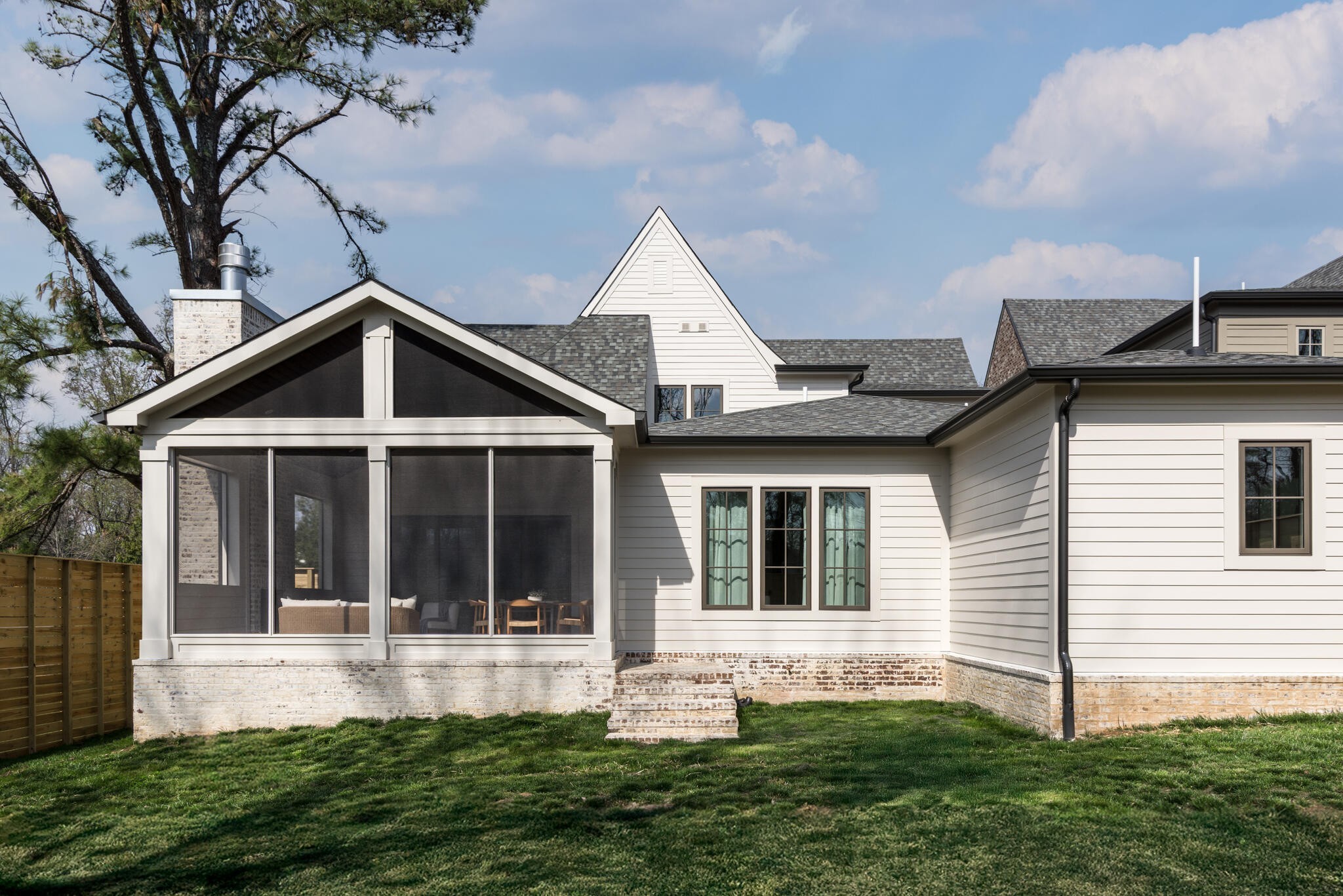 1133 Lipscomb Dr