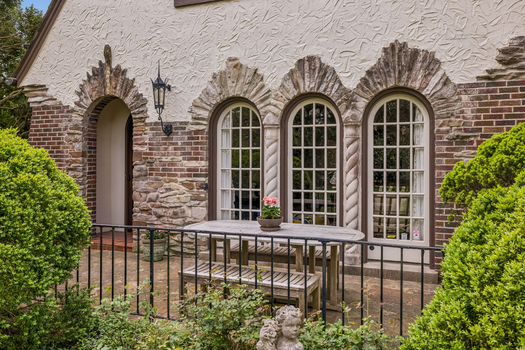 219 Deer Park Cir