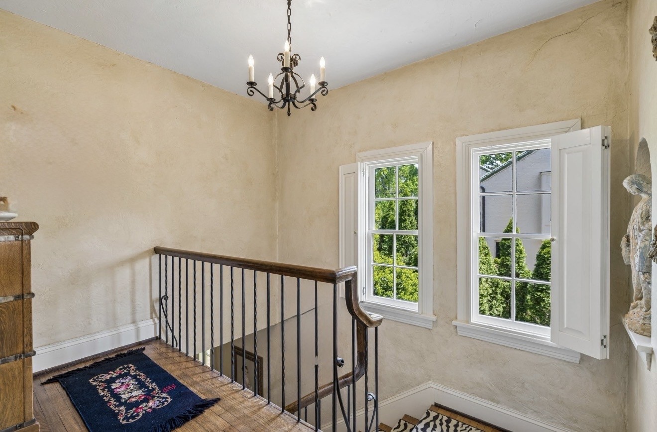 219 Deer Park Cir