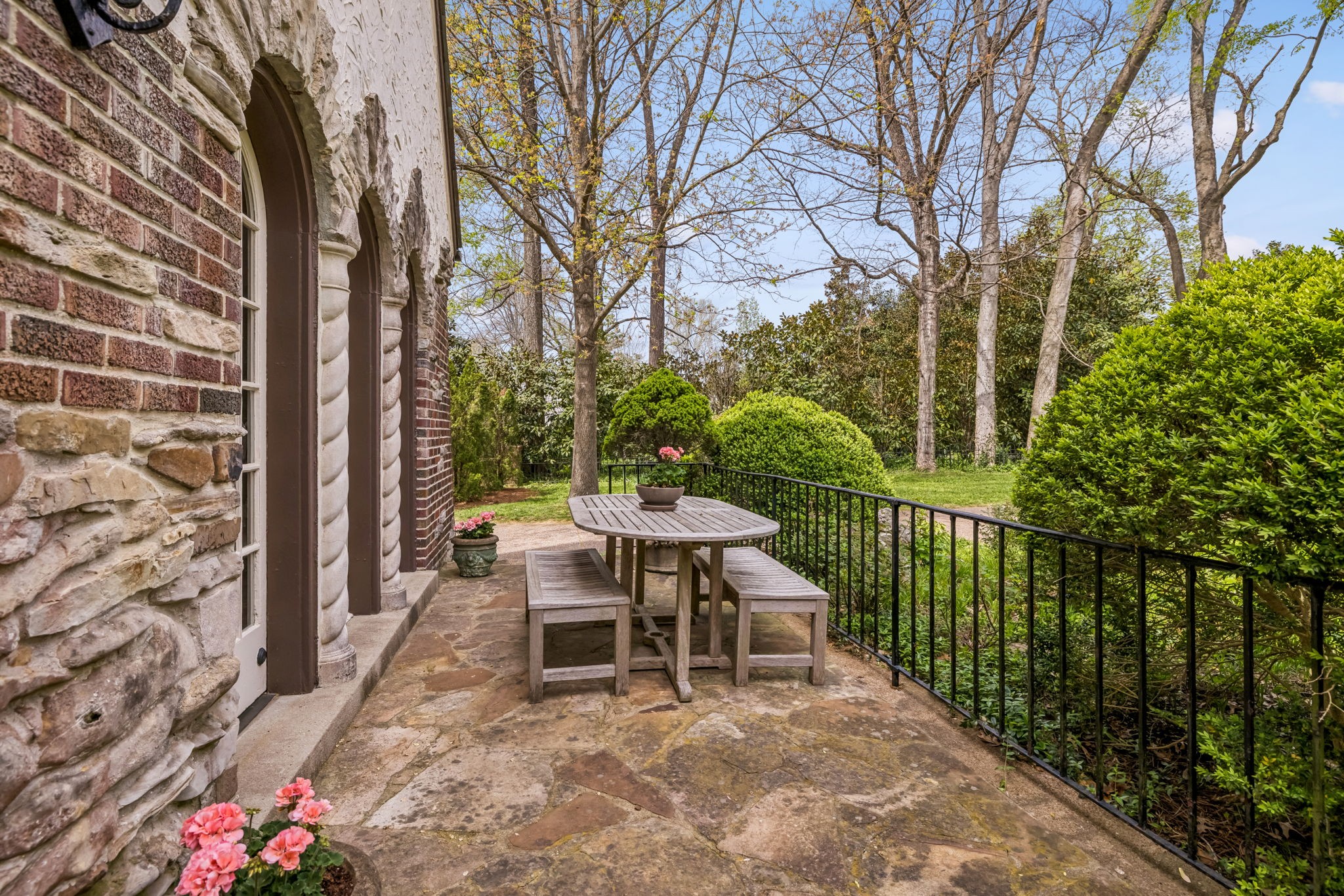 219 Deer Park Cir