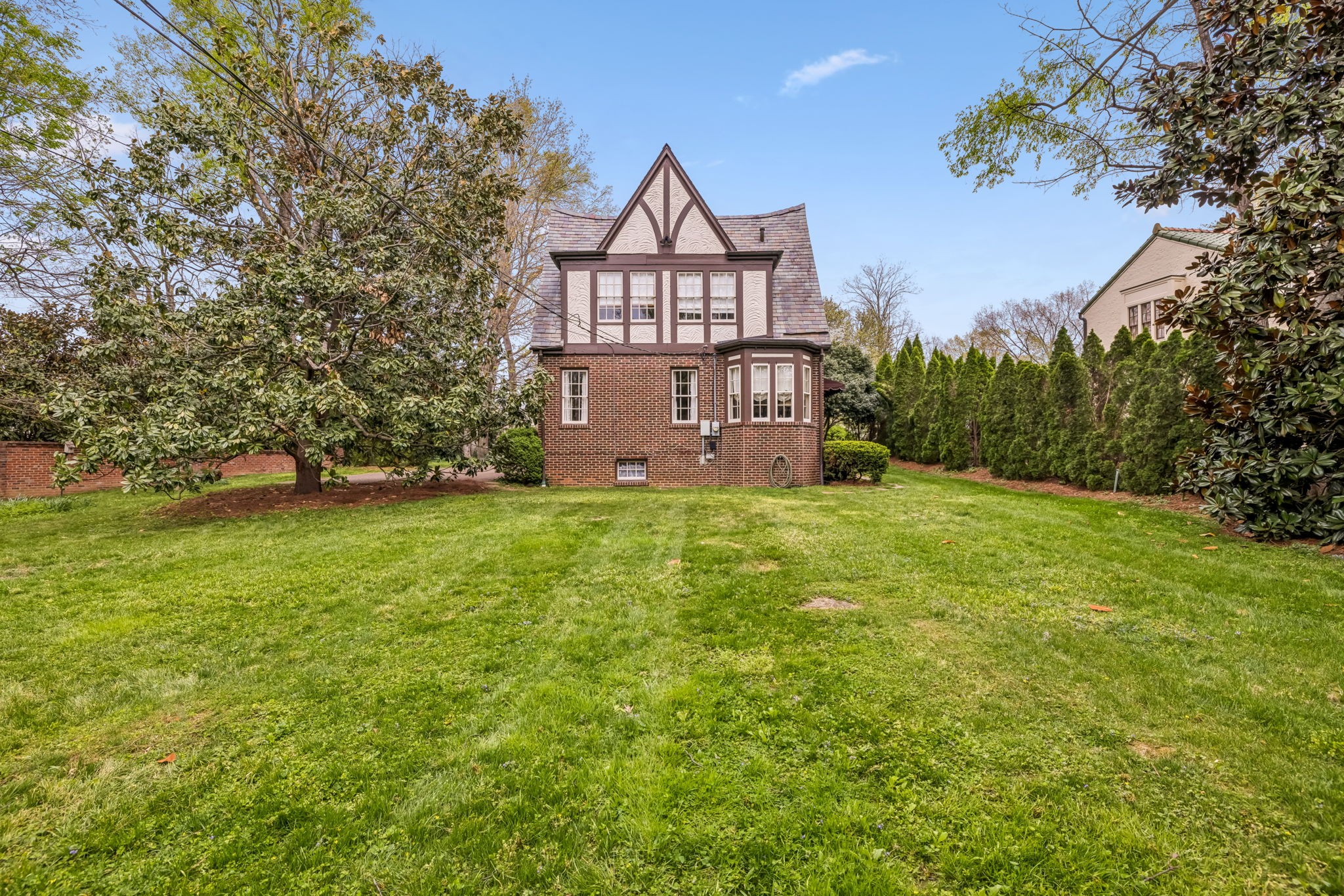 219 Deer Park Cir