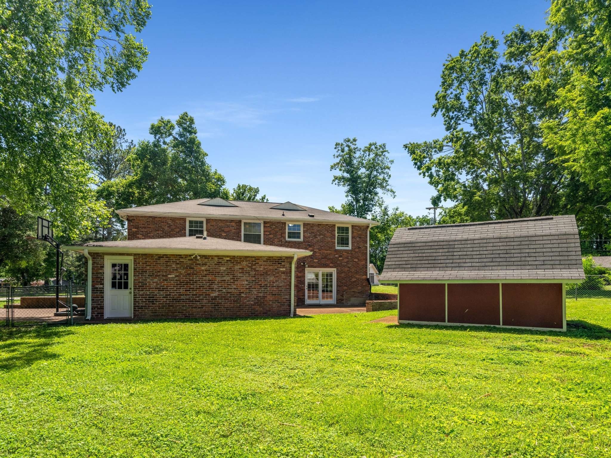 604 Meadowgreen Dr