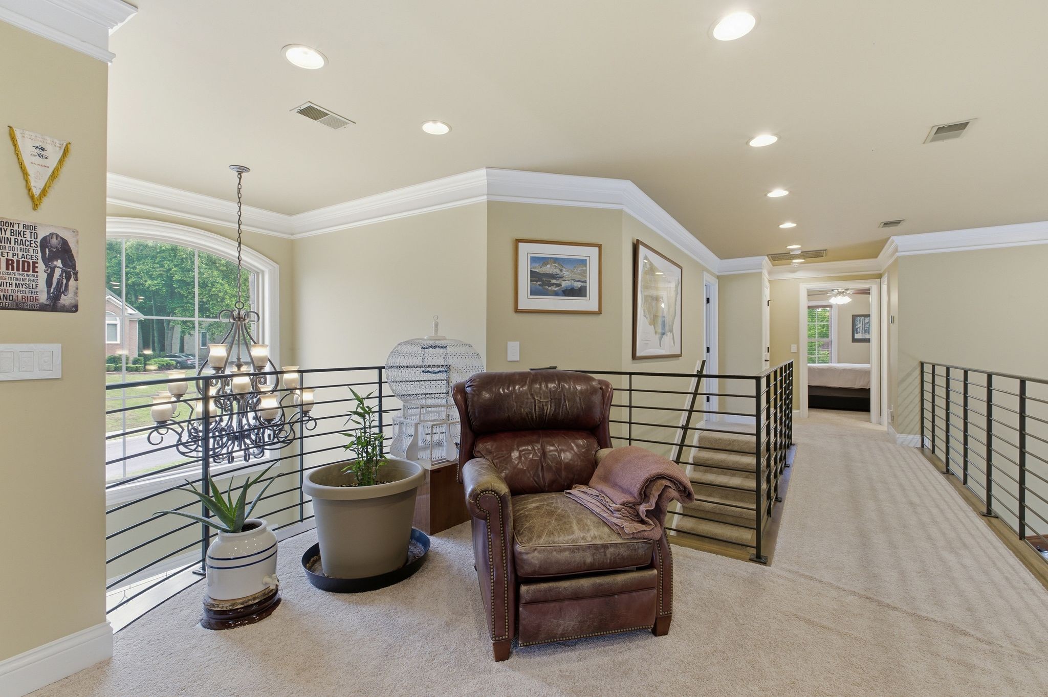 100 Lakecrest Cir