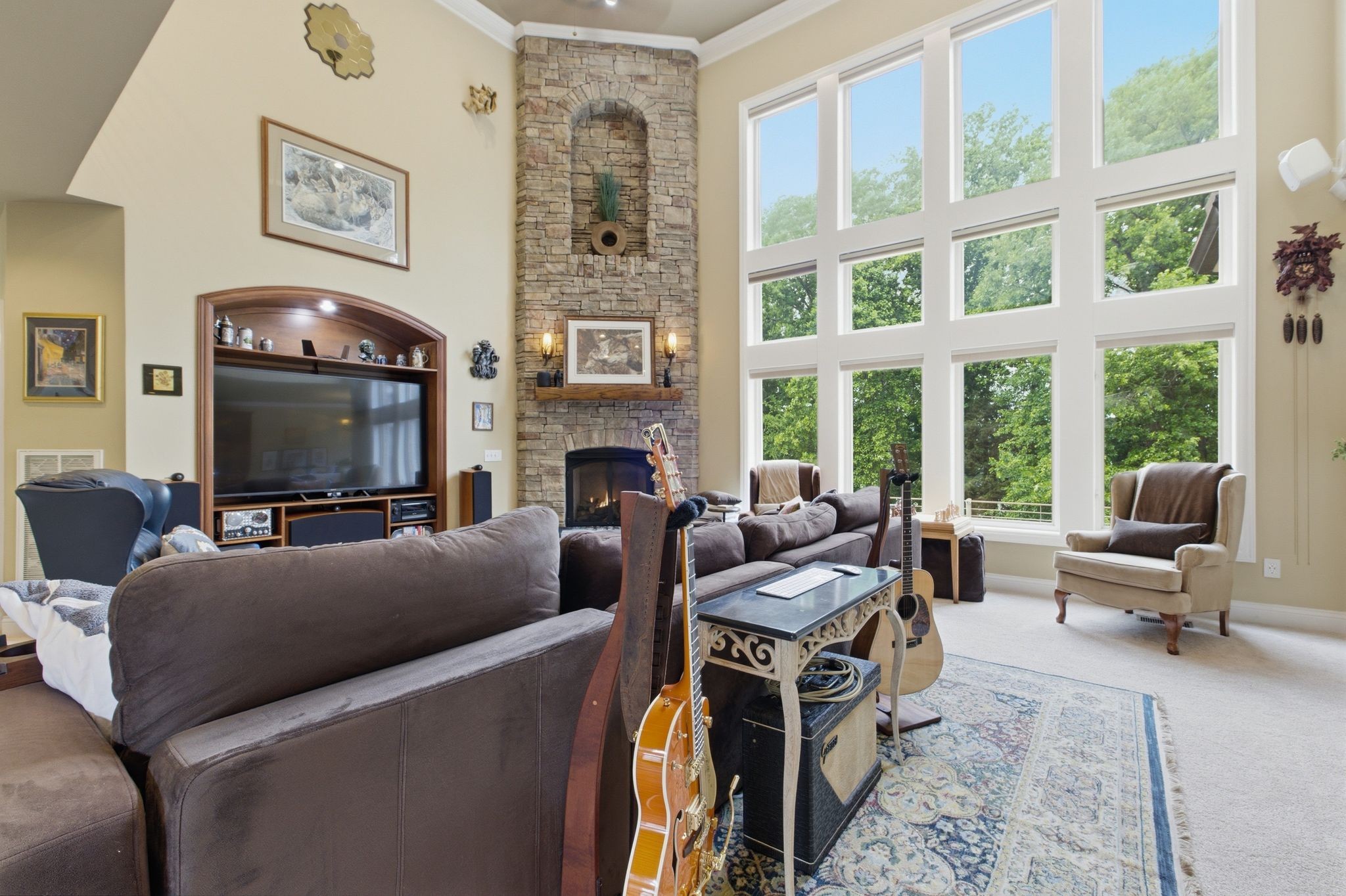 100 Lakecrest Cir
