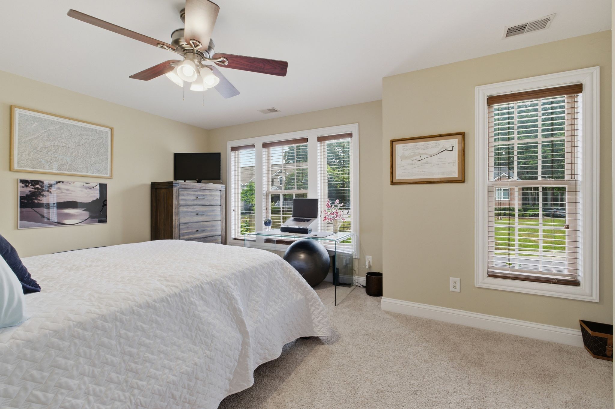 100 Lakecrest Cir