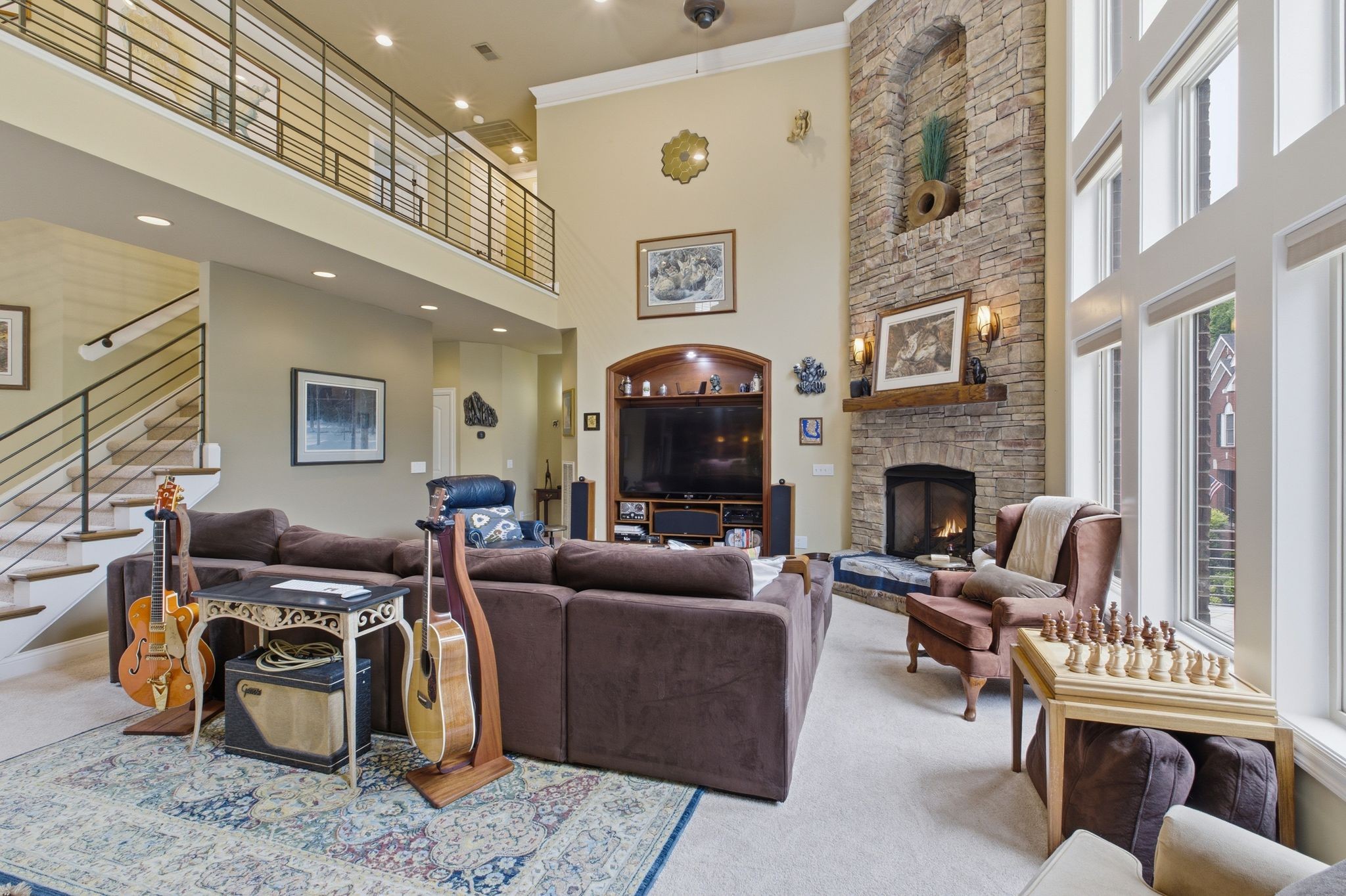 100 Lakecrest Cir