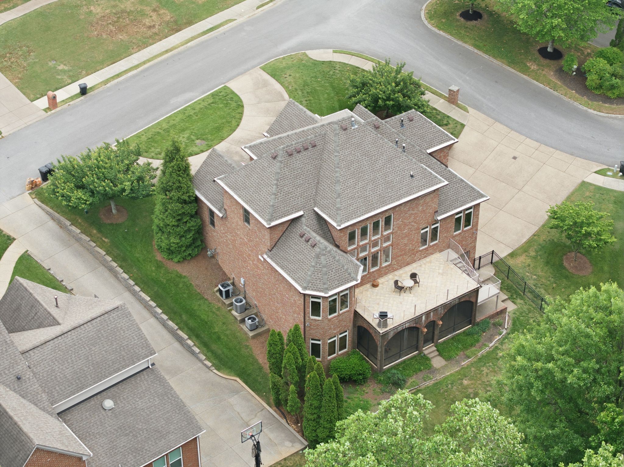 100 Lakecrest Cir
