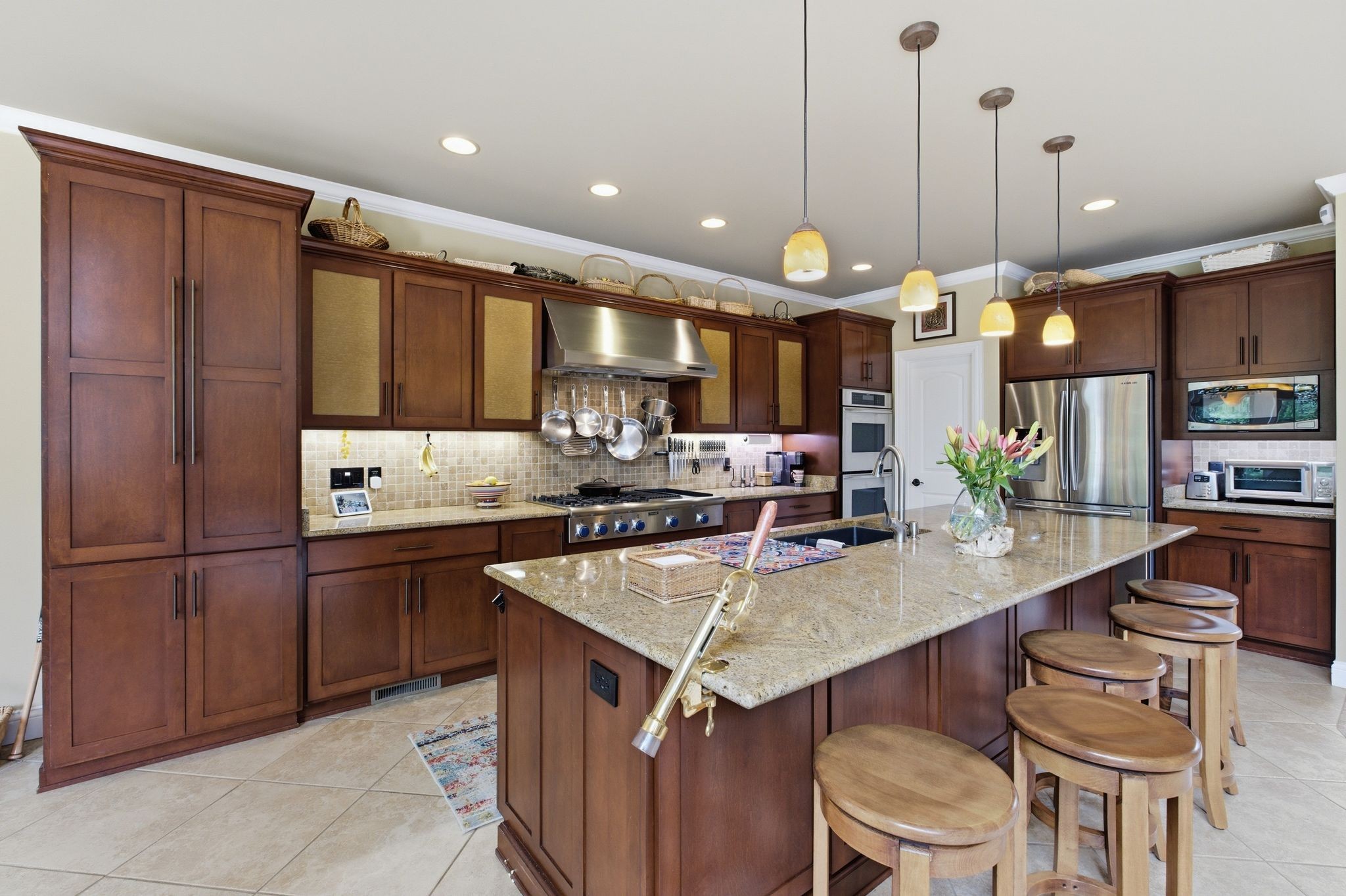 100 Lakecrest Cir