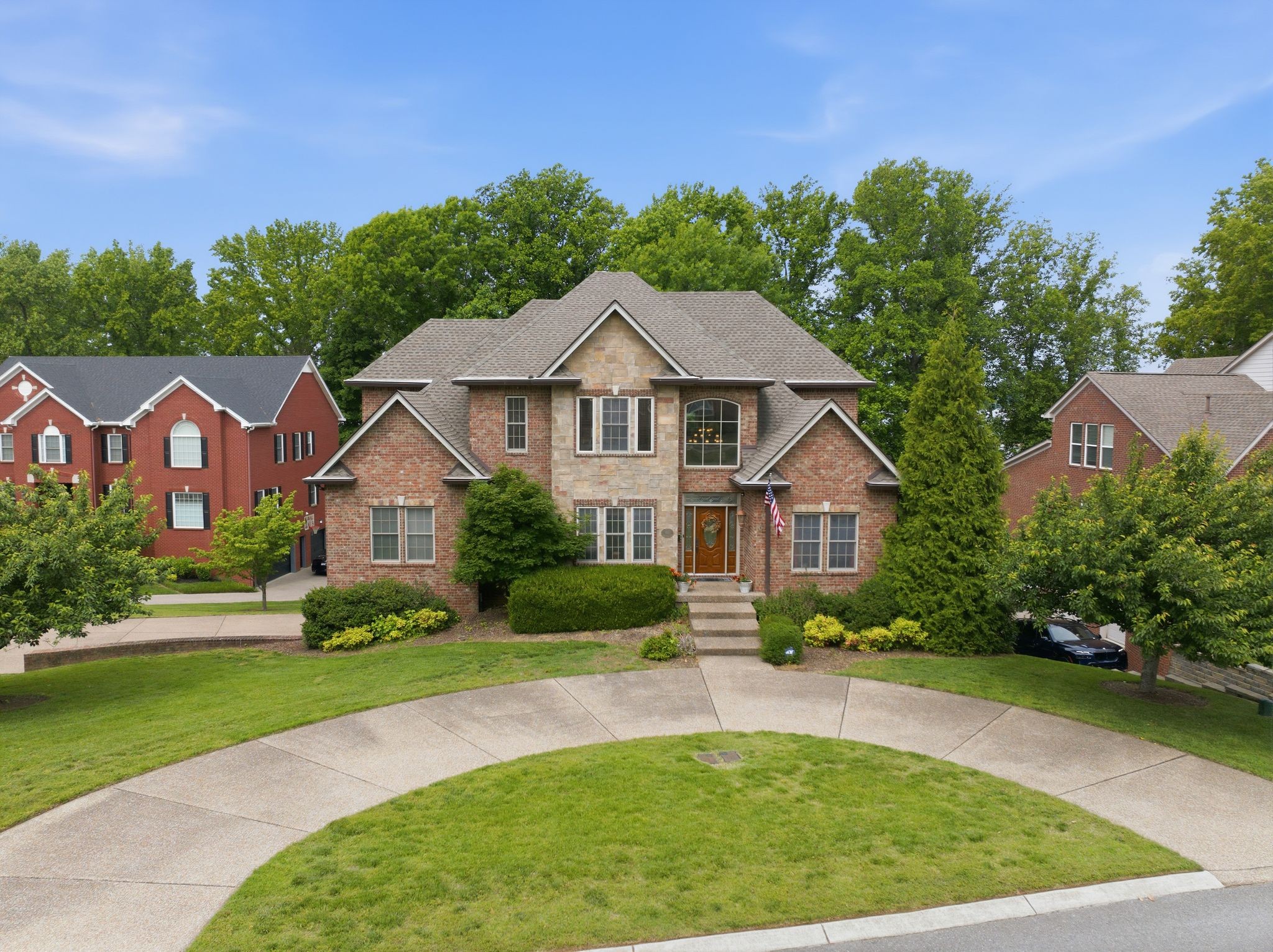 100 Lakecrest Cir