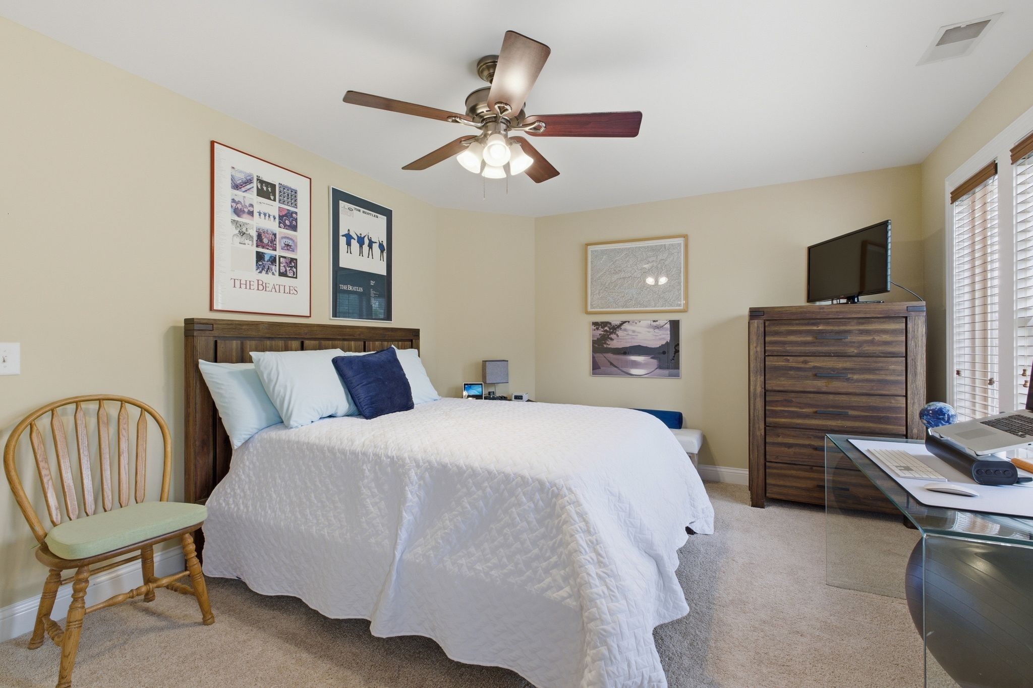 100 Lakecrest Cir