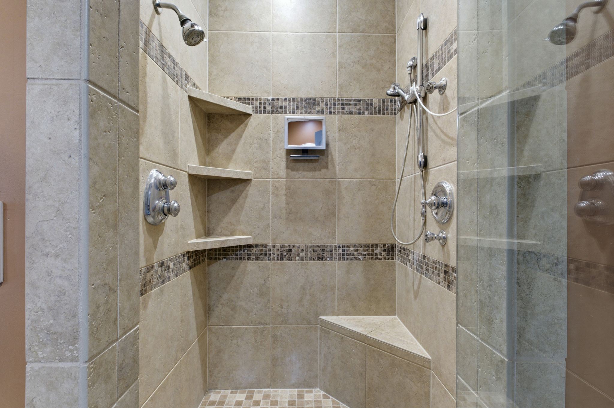 100 Lakecrest Cir