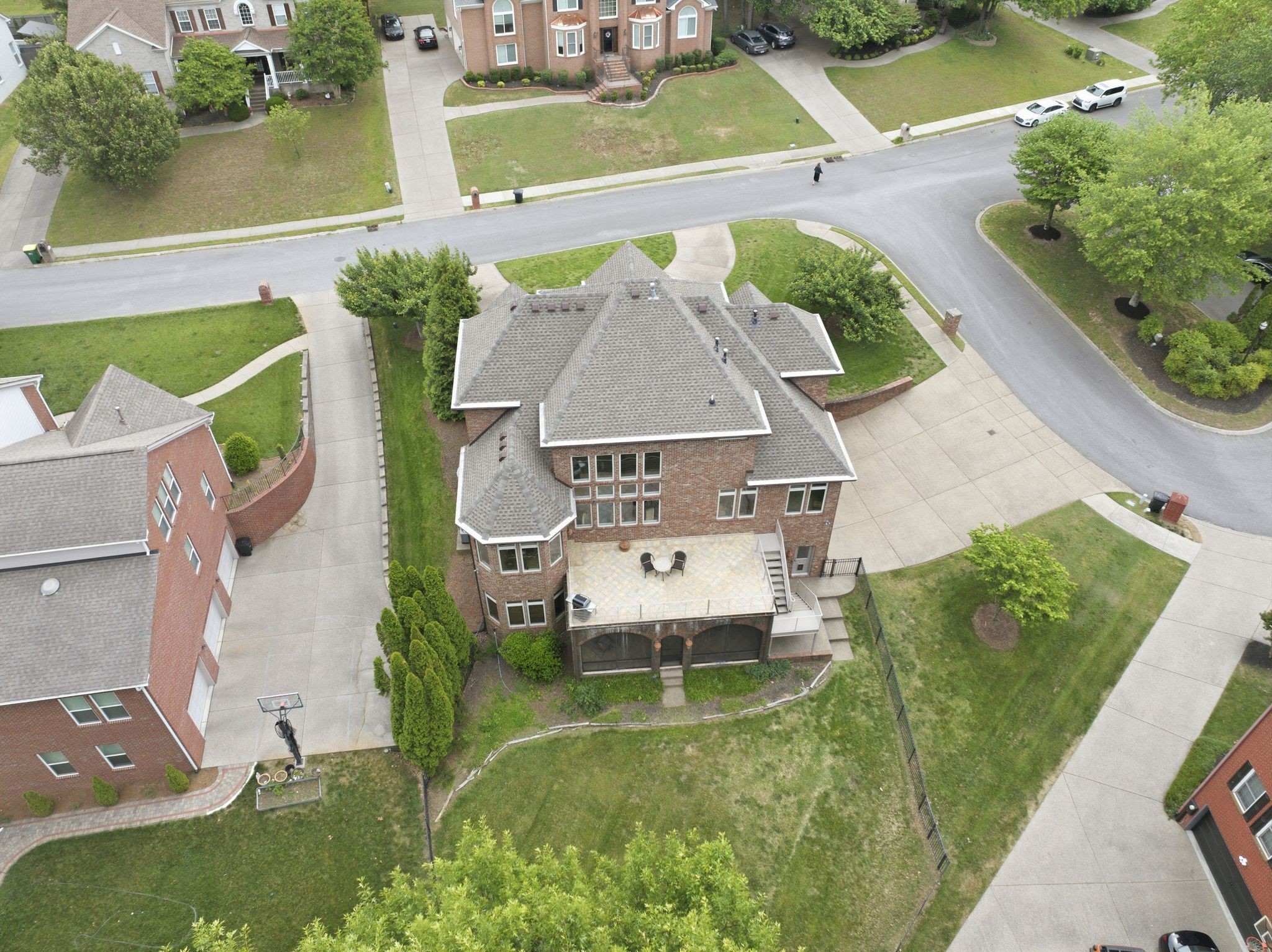 100 Lakecrest Cir