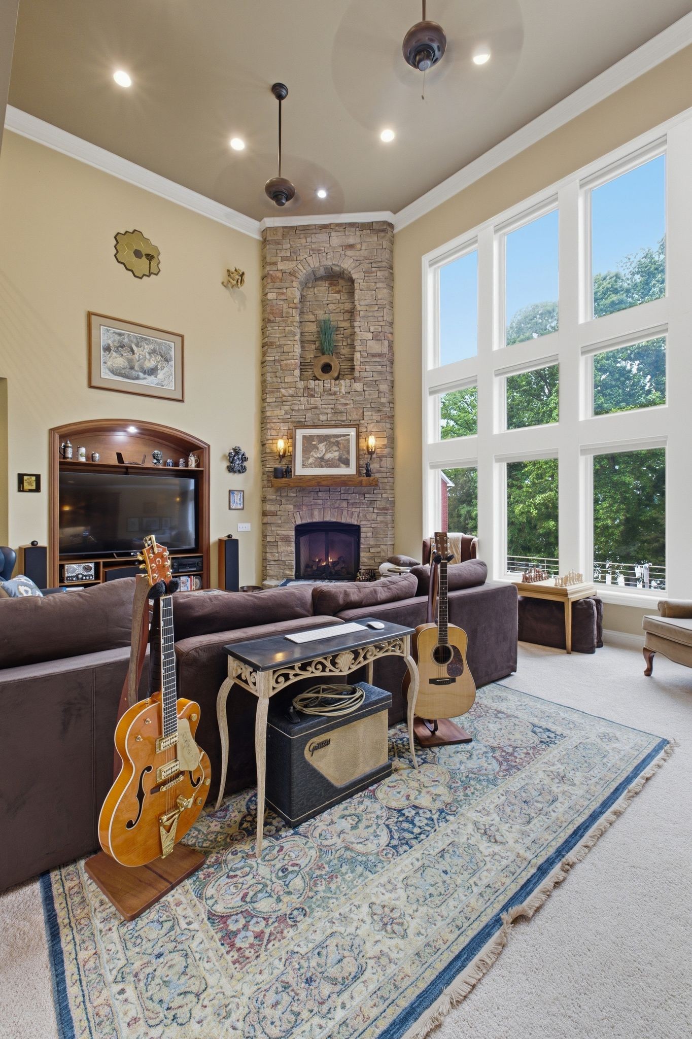 100 Lakecrest Cir