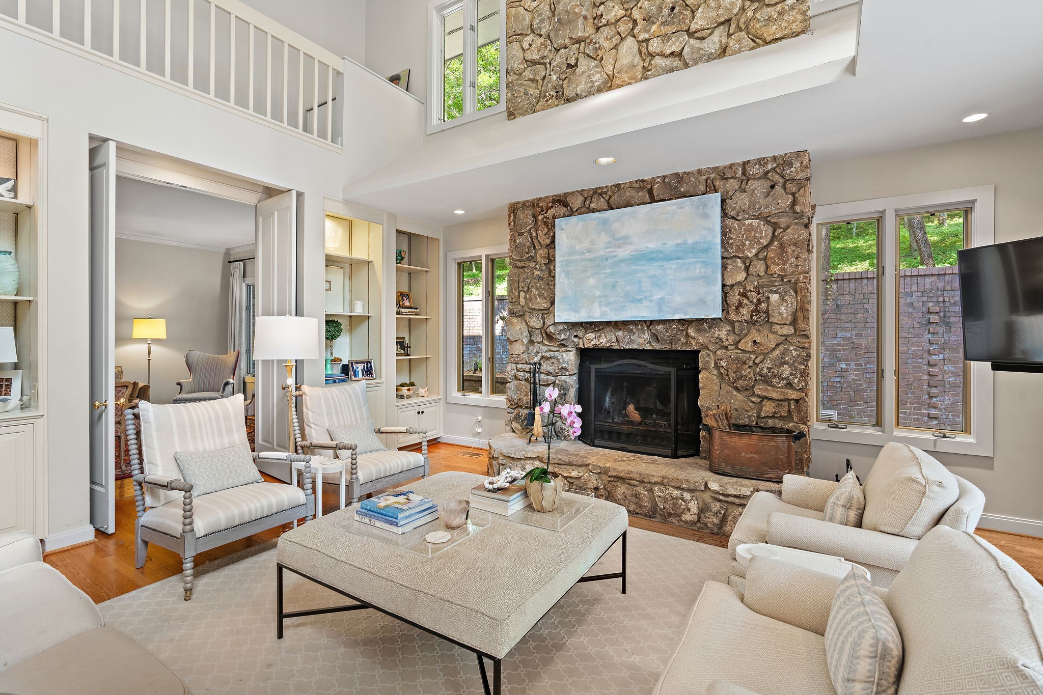 5543 Stanford Dr