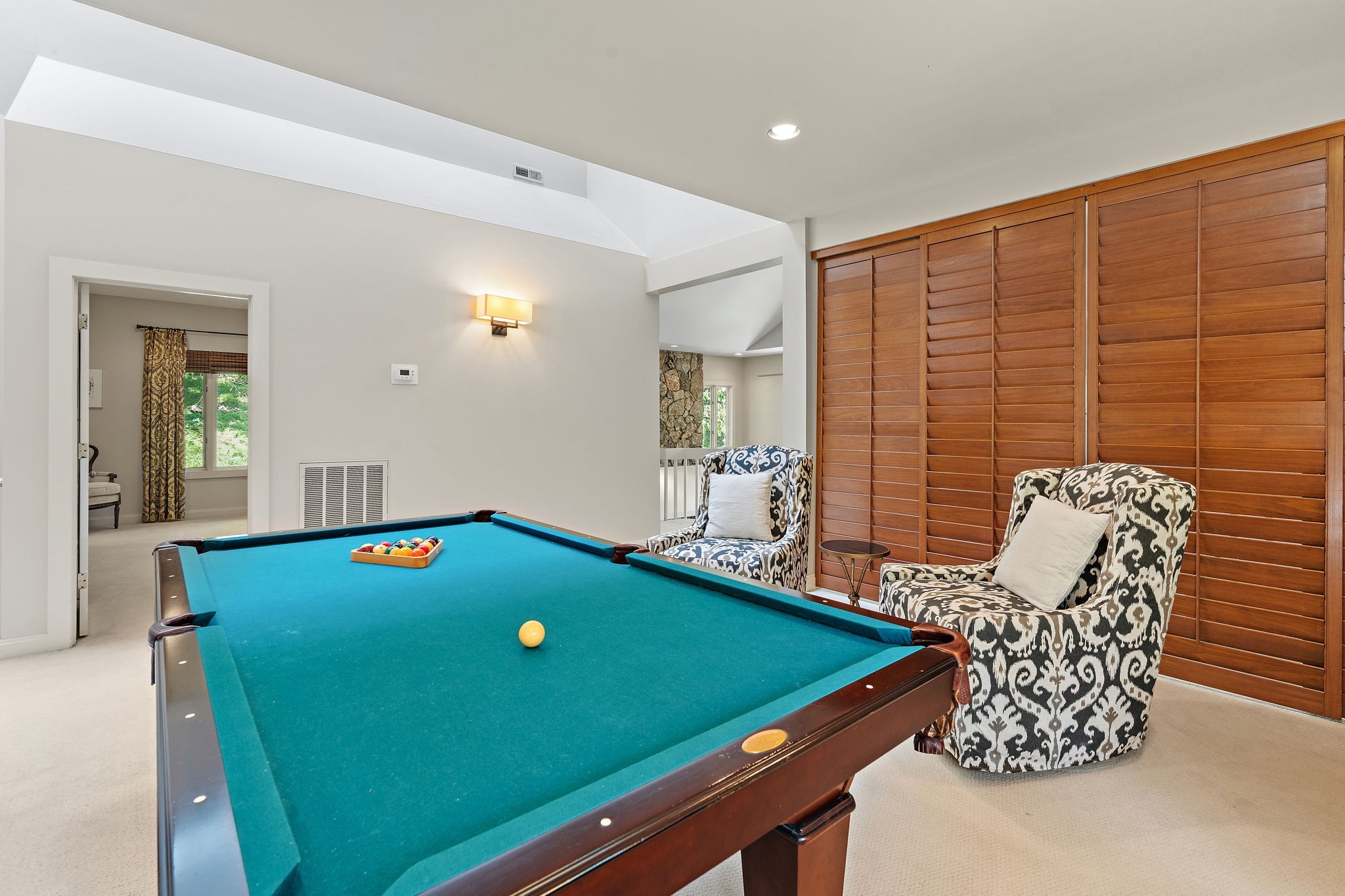 5543 Stanford Dr