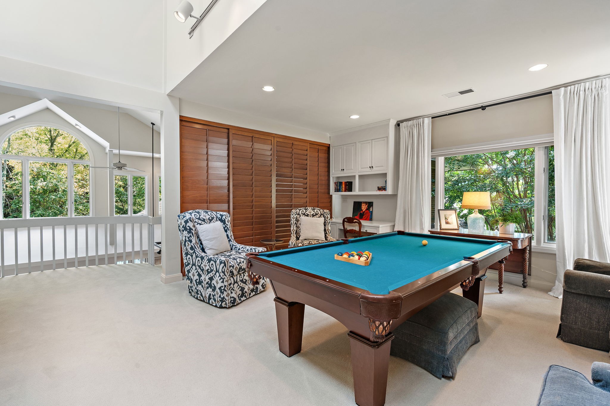 5543 Stanford Dr