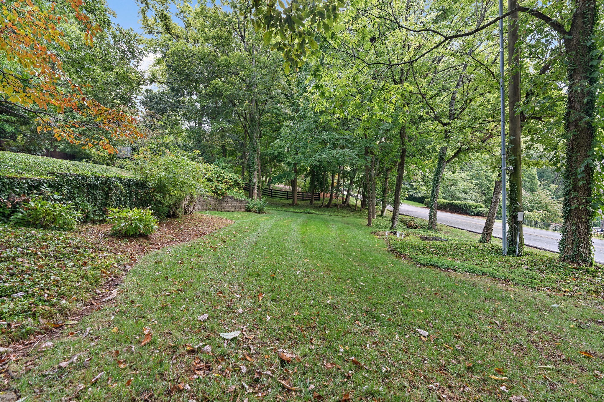 5543 Stanford Dr