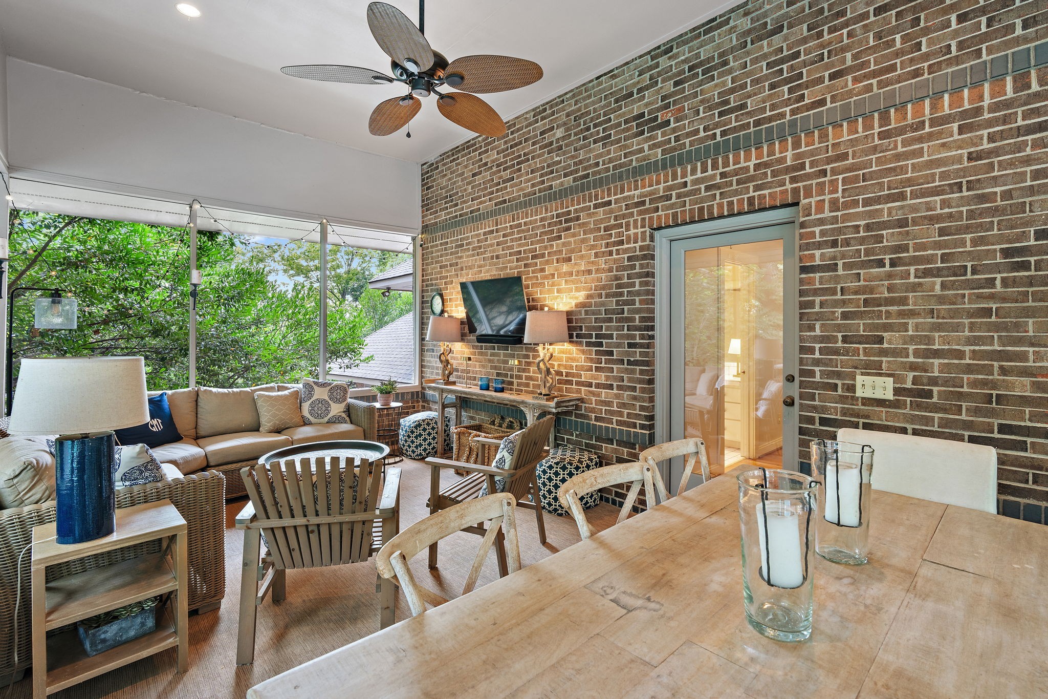 5543 Stanford Dr