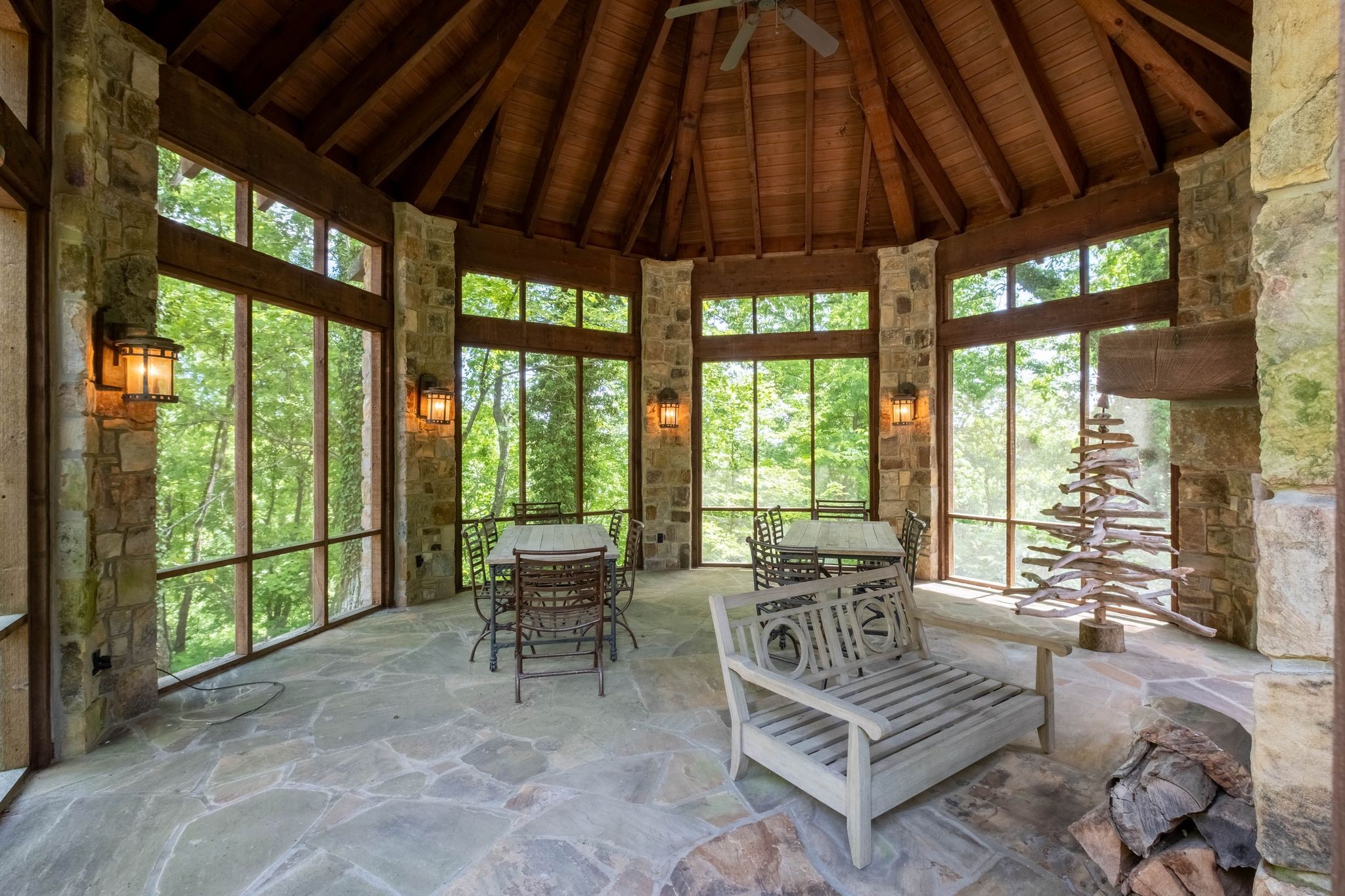 167 Pollywood Ln