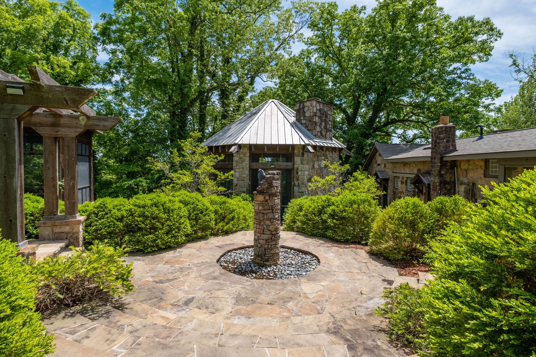 167 Pollywood Ln