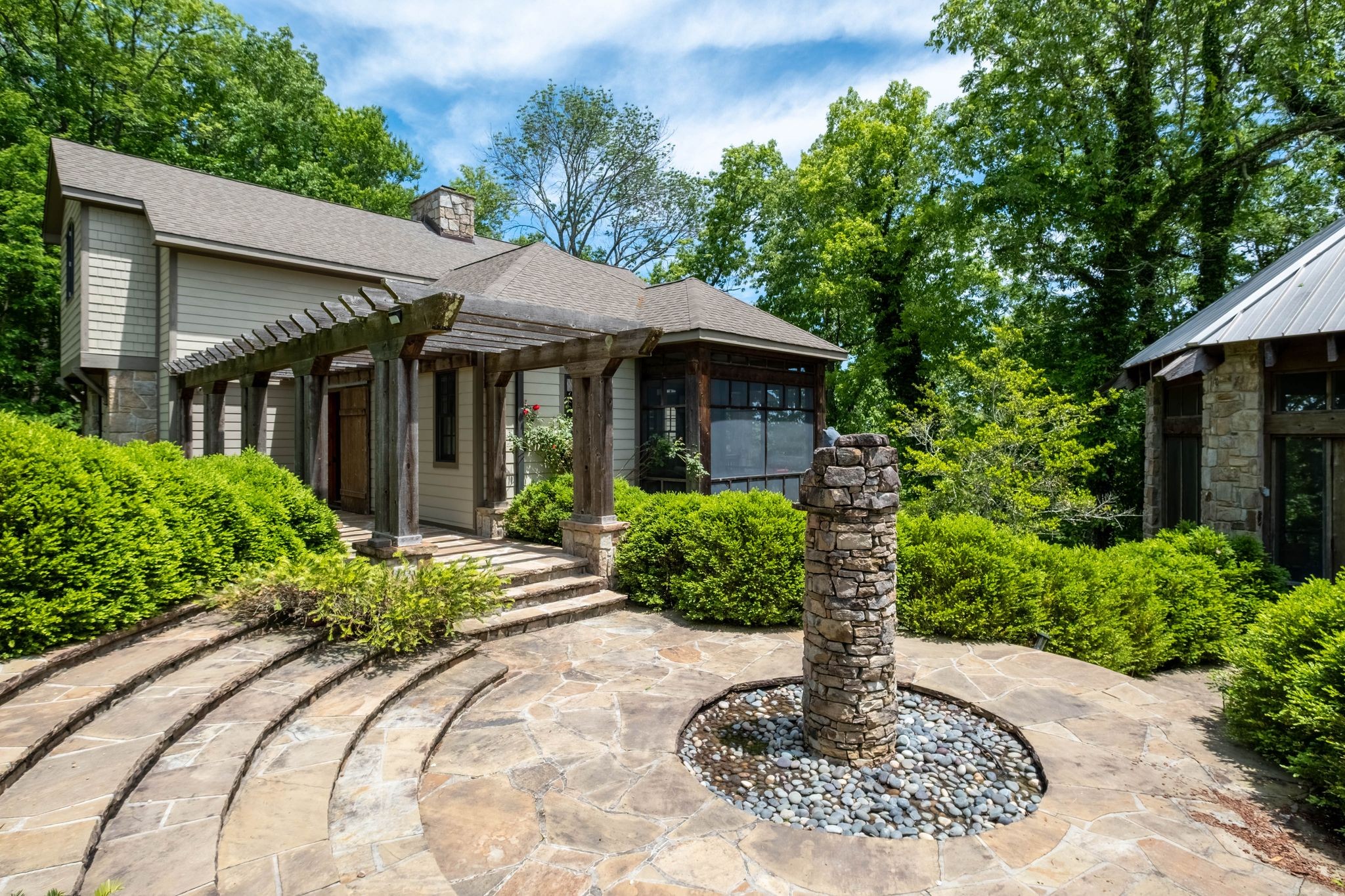167 Pollywood Ln