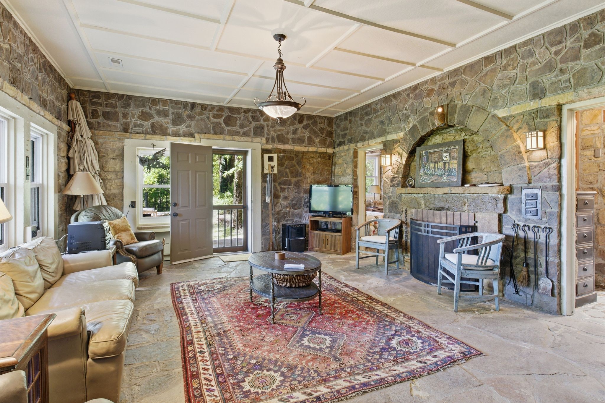 167 Pollywood Ln