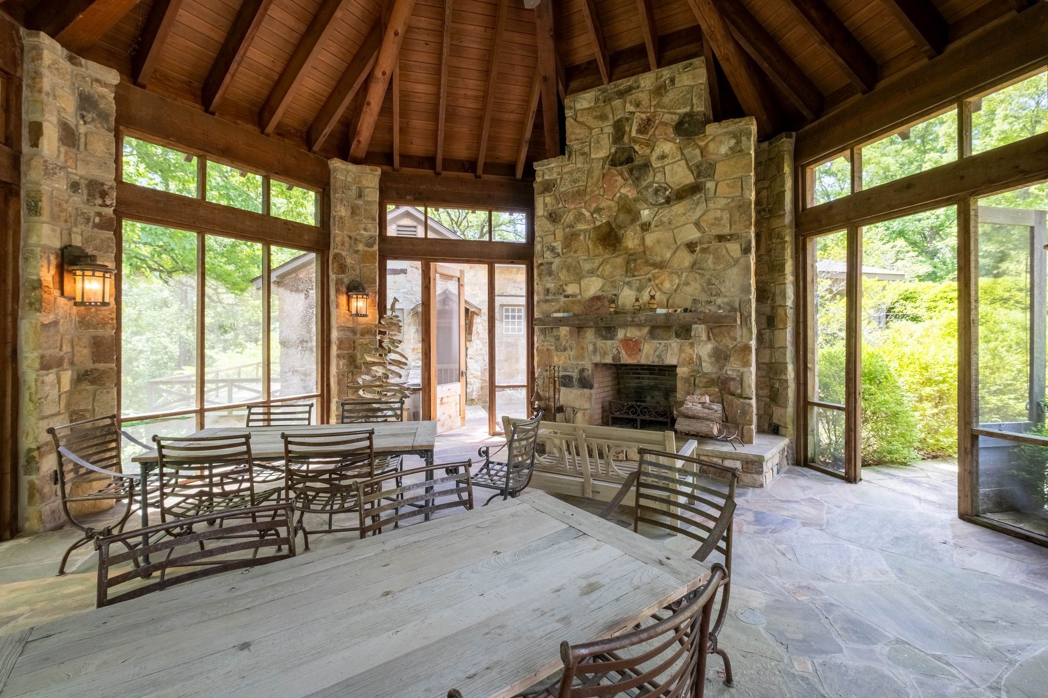 167 Pollywood Ln
