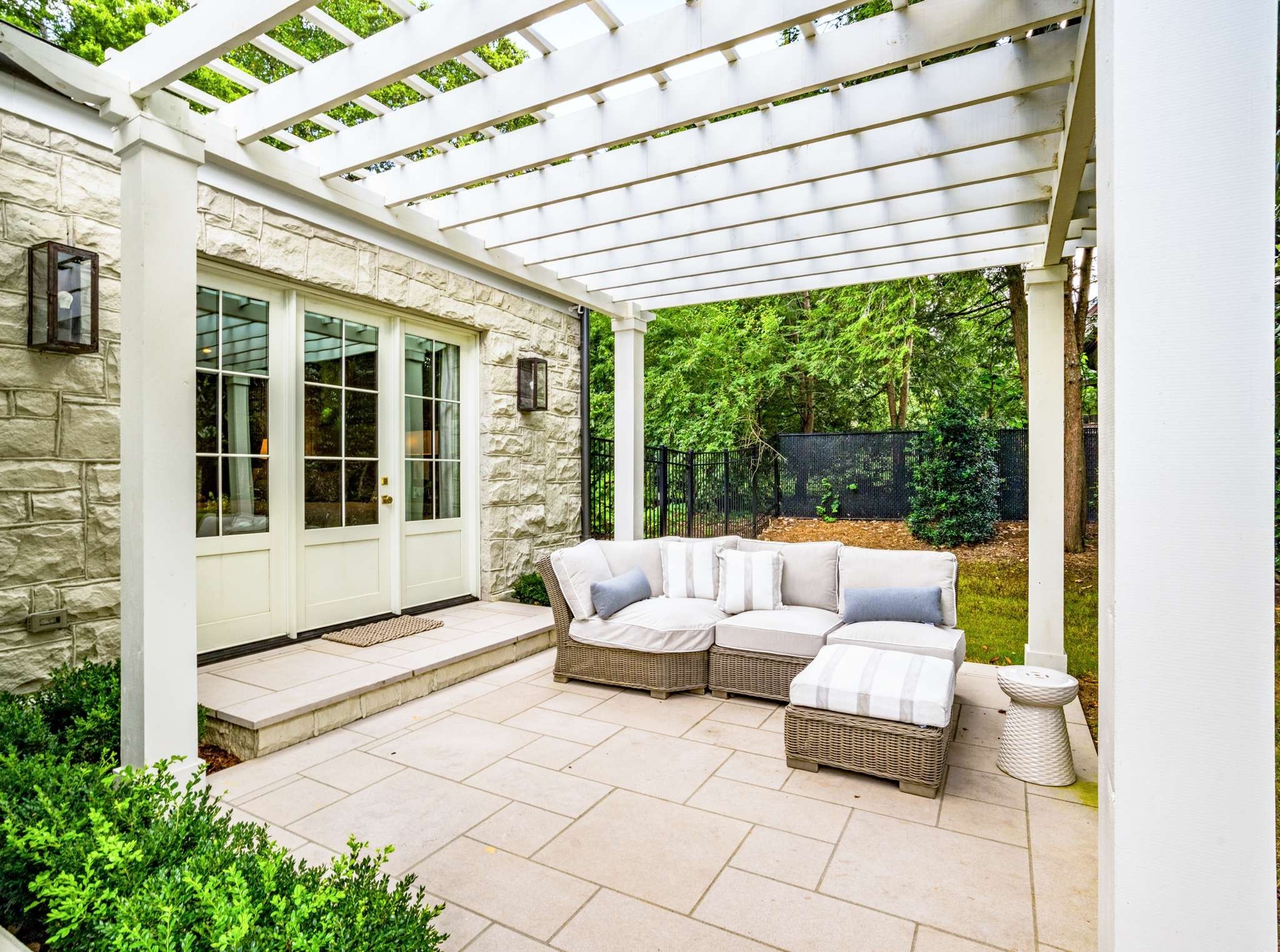 215 Lynnwood Ter