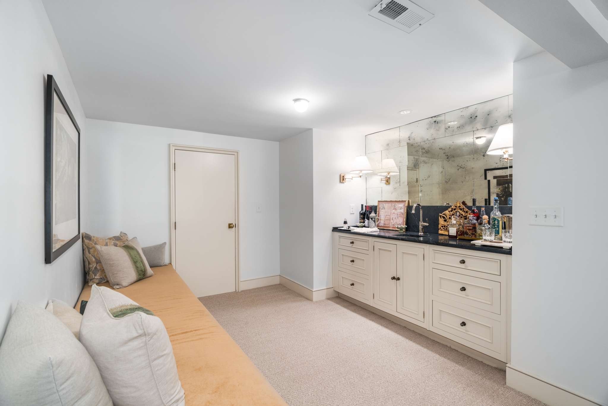 215 Lynnwood Ter