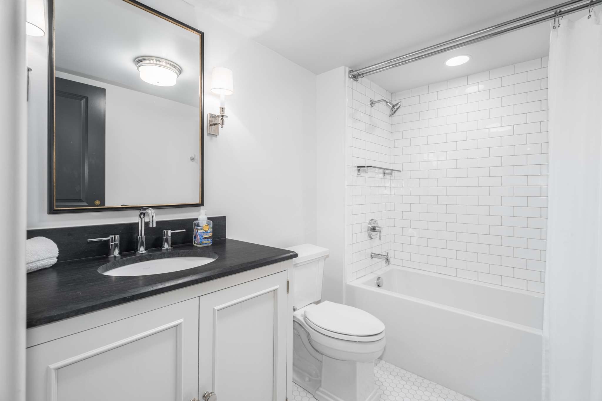 215 Lynnwood Ter