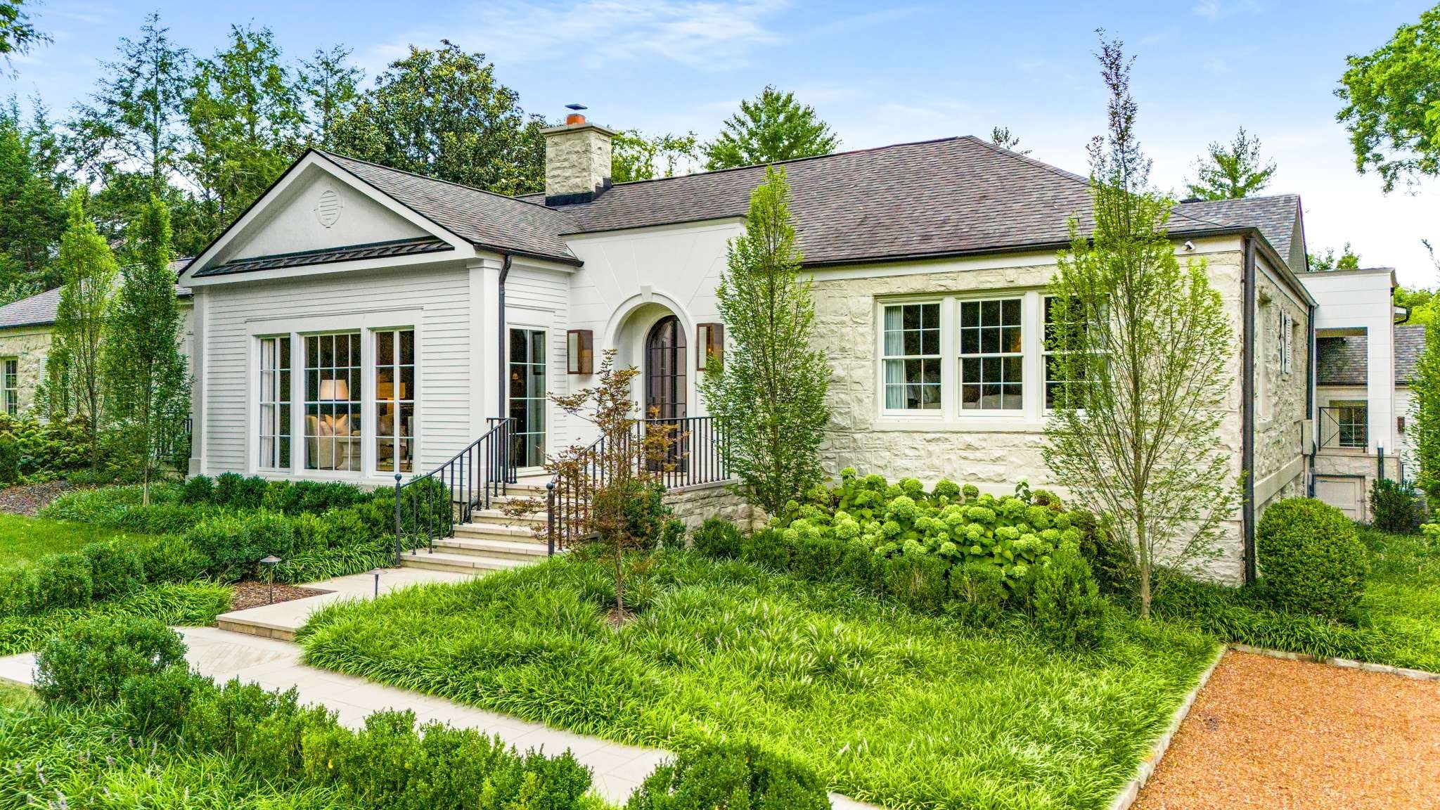 215 Lynnwood Ter