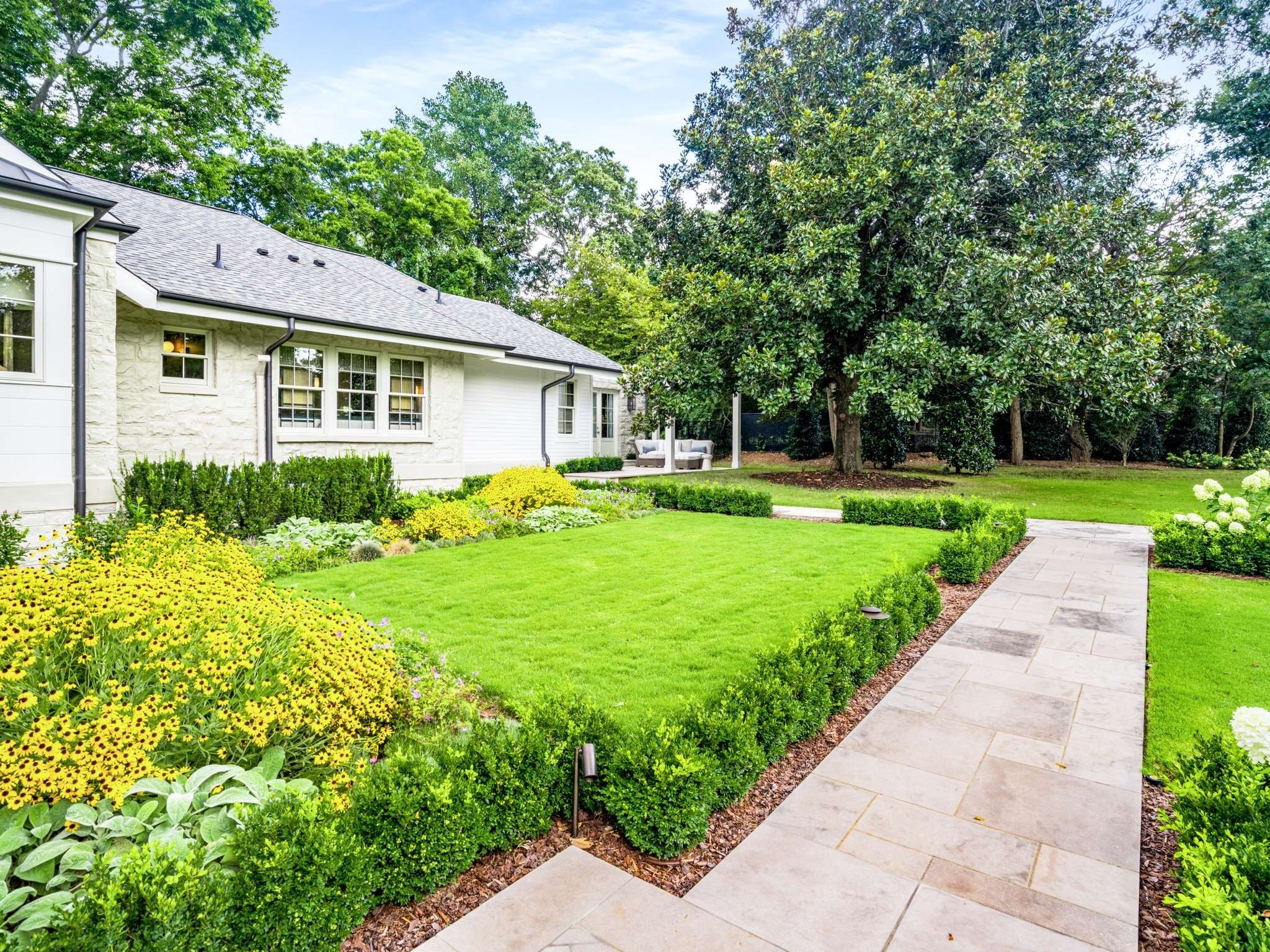 215 Lynnwood Ter