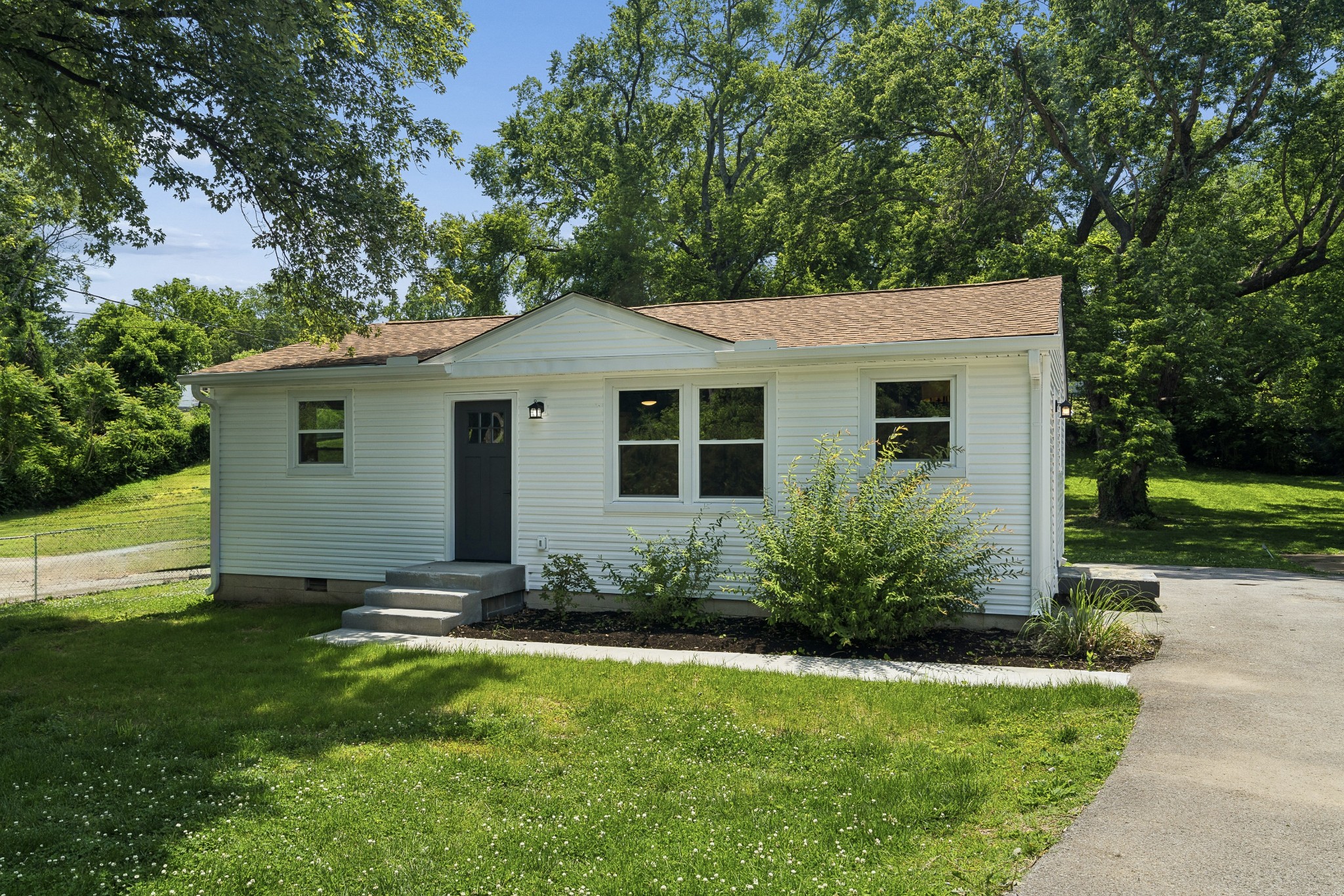 67 Glenrose Ave