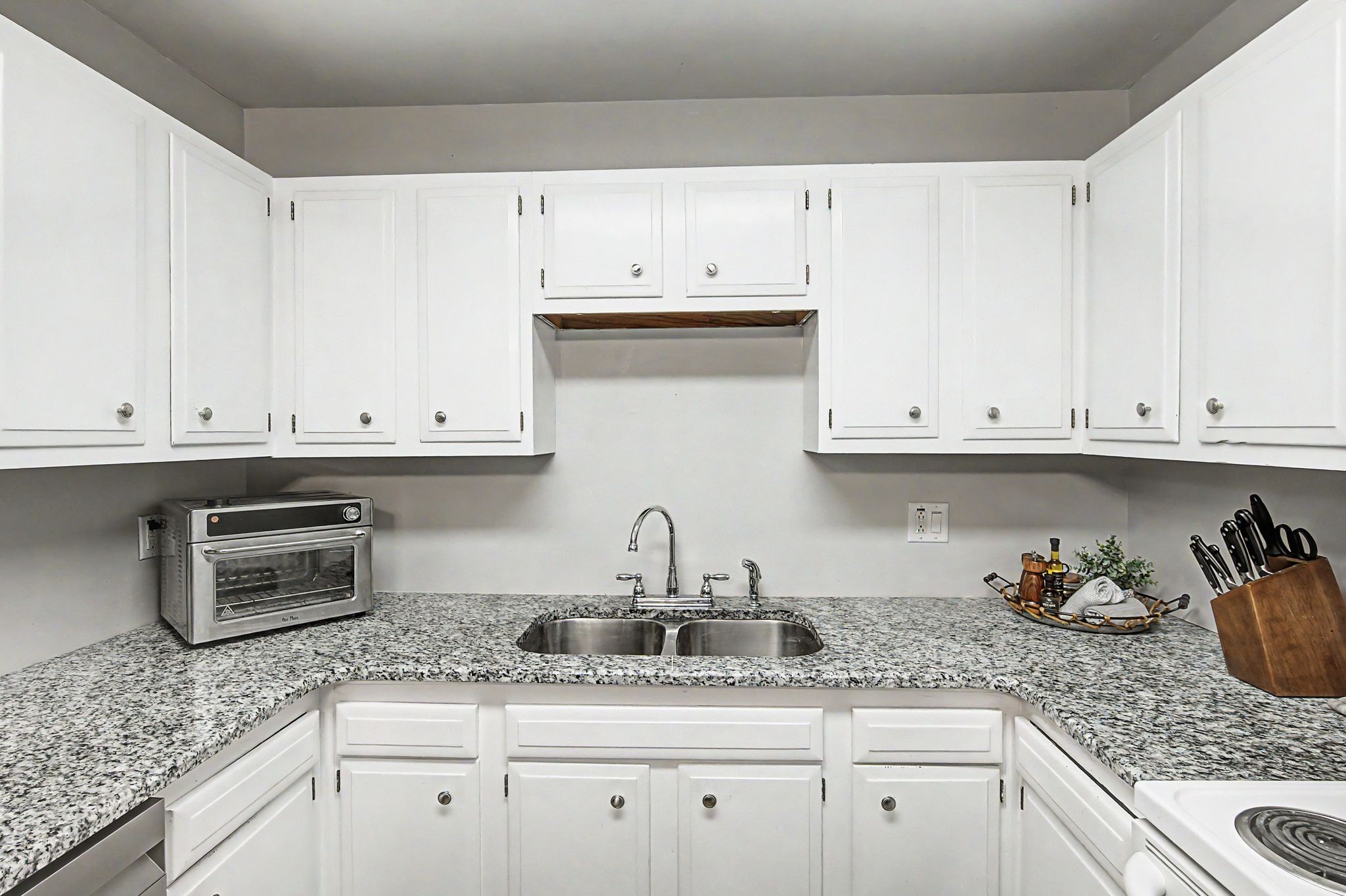 1100 W Main St Unit: D5