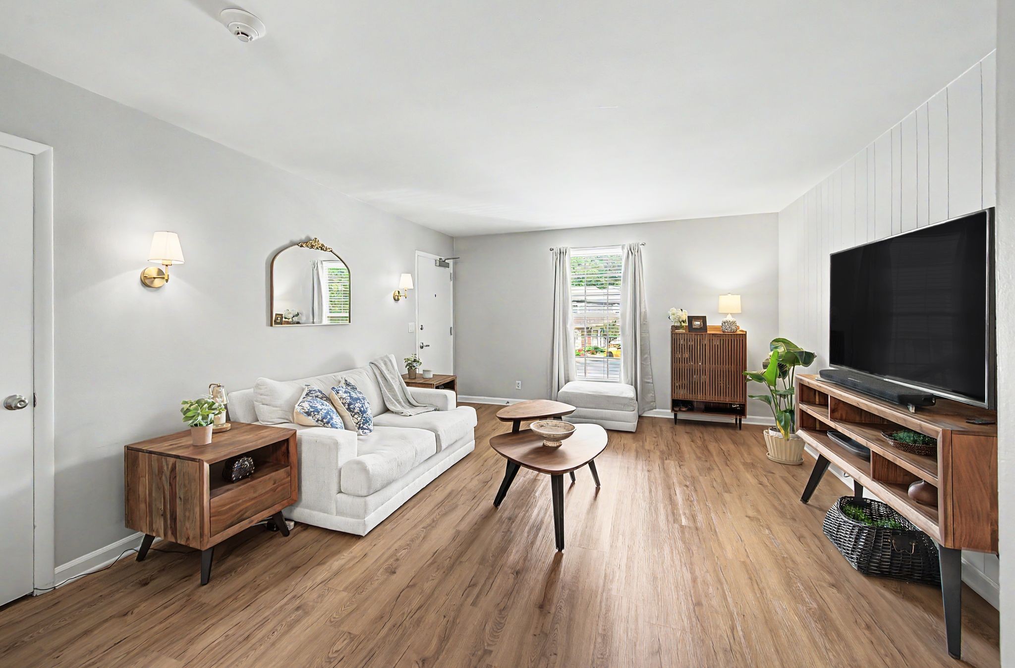 1100 W Main St Unit: D5