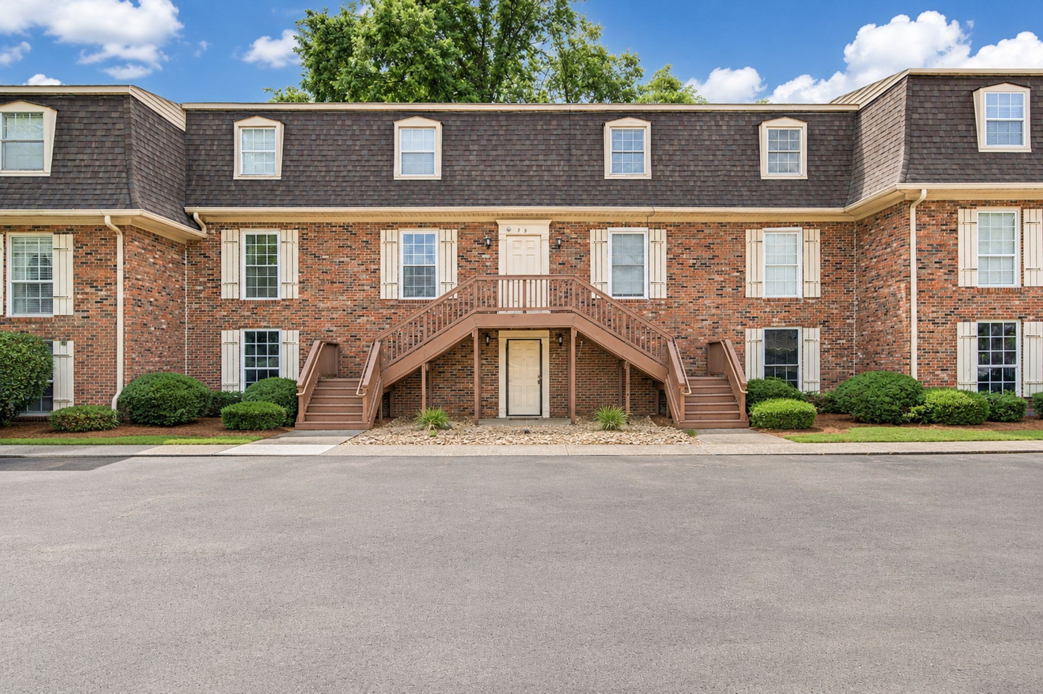 1100 W Main St Unit: D5