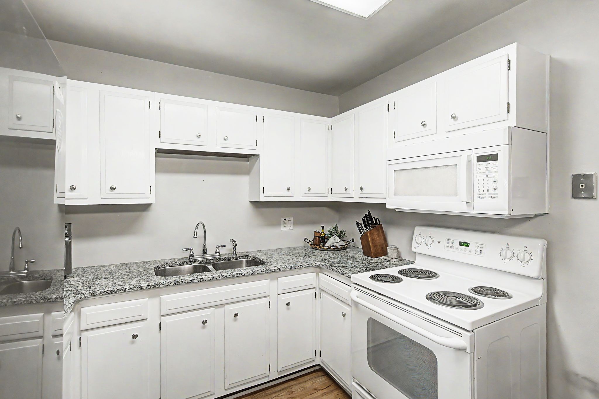 1100 W Main St Unit: D5