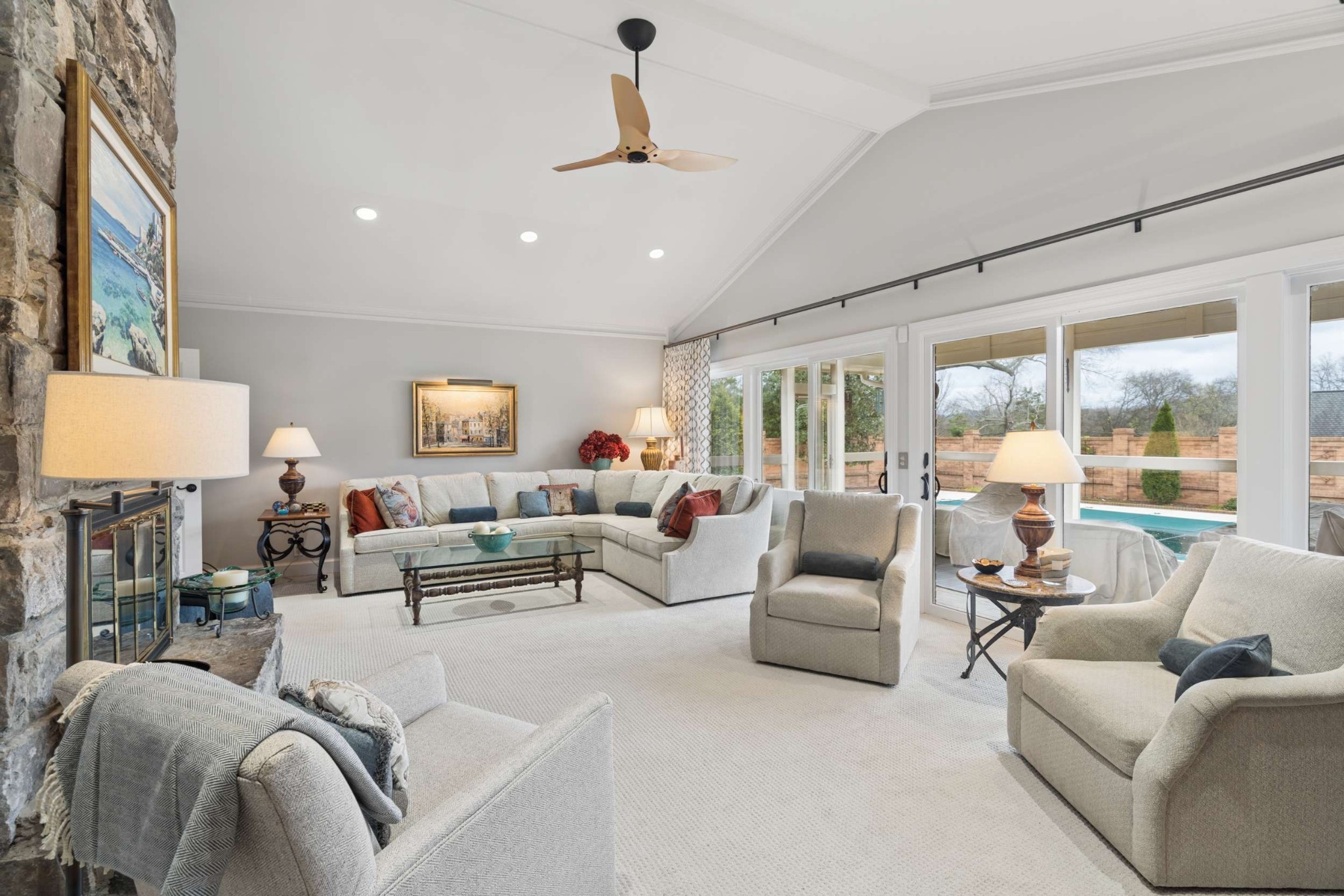 6401 E Valley Ct