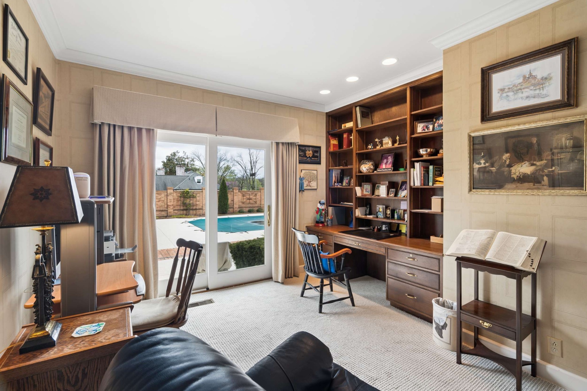 6401 E Valley Ct
