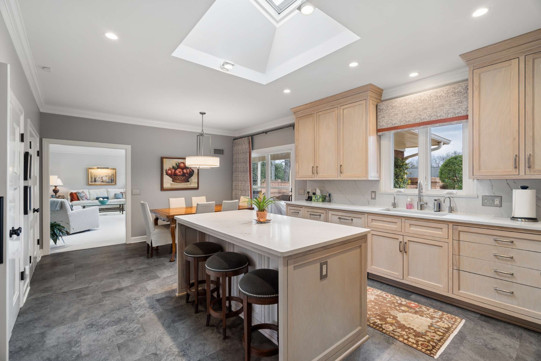 6401 E Valley Ct