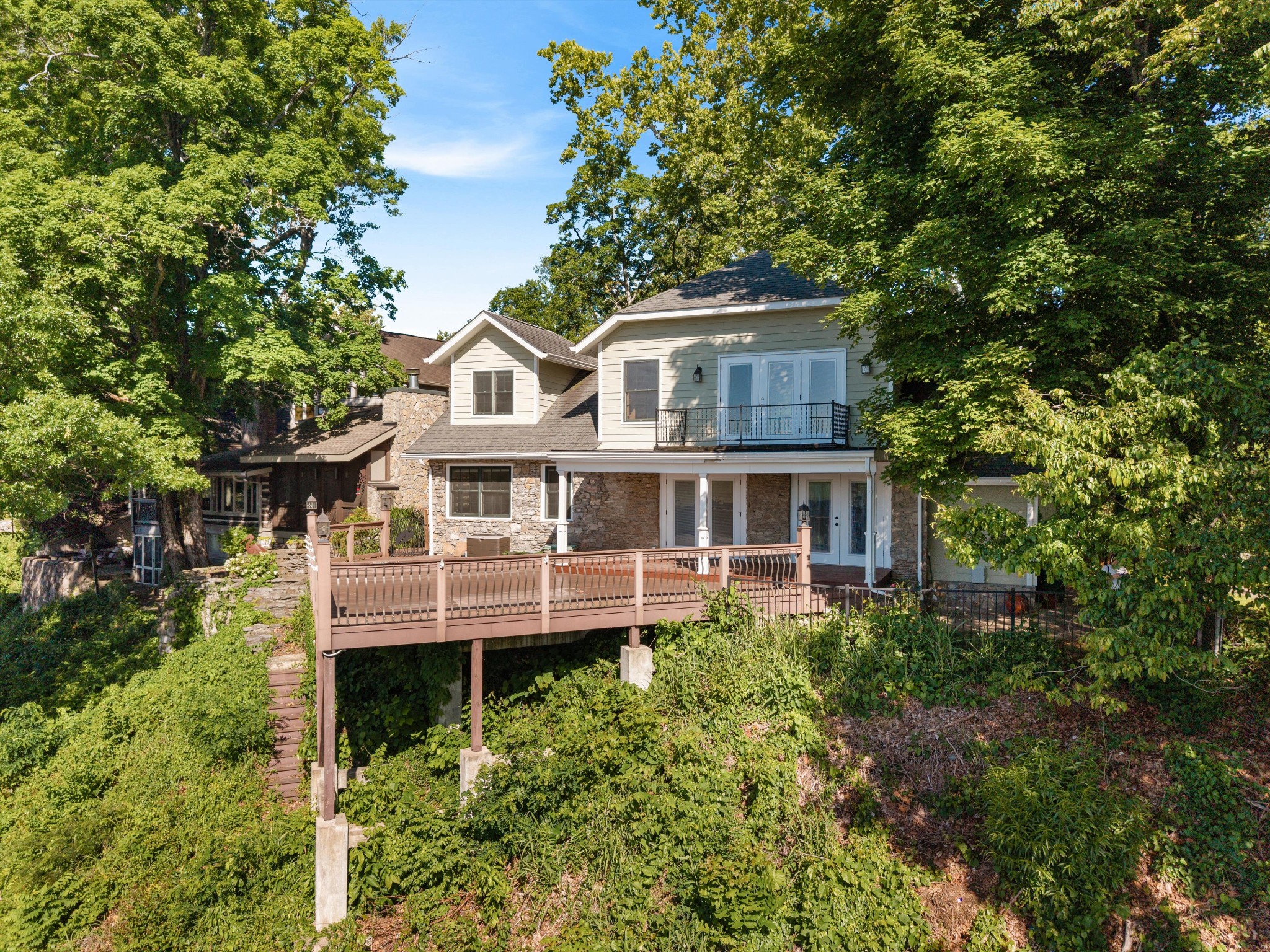 1007 Falls Ave