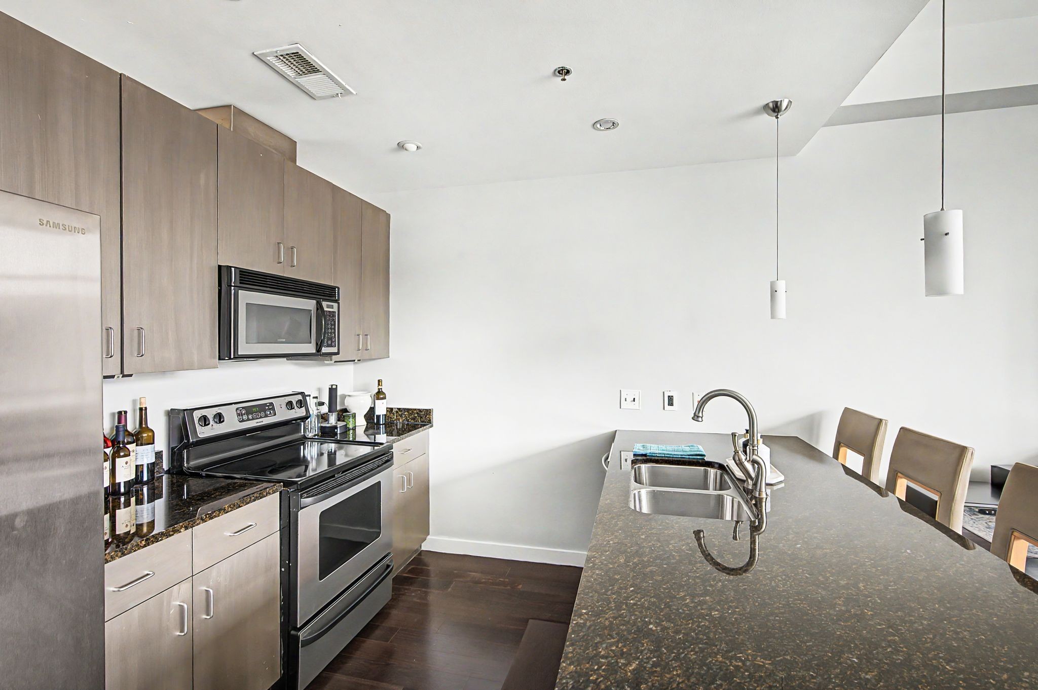 1920 Adelicia St Unit: 307