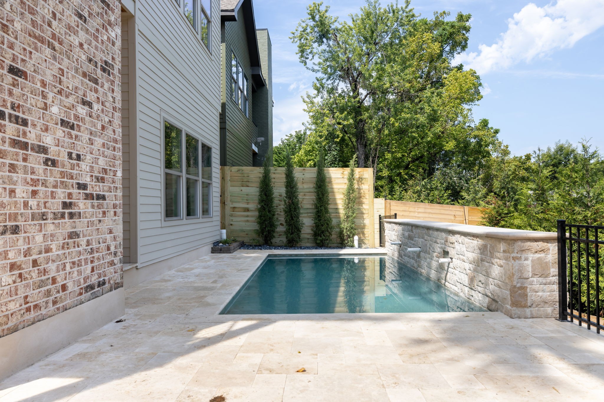 1200 Clifton Ln