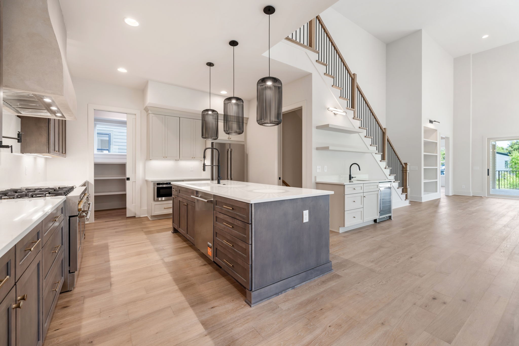 1200 Clifton Ln