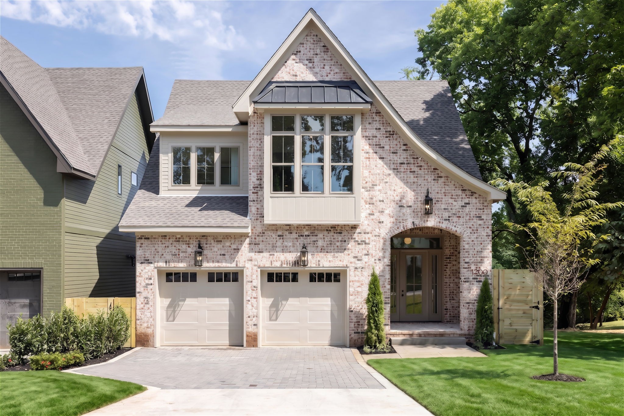1200 Clifton Ln