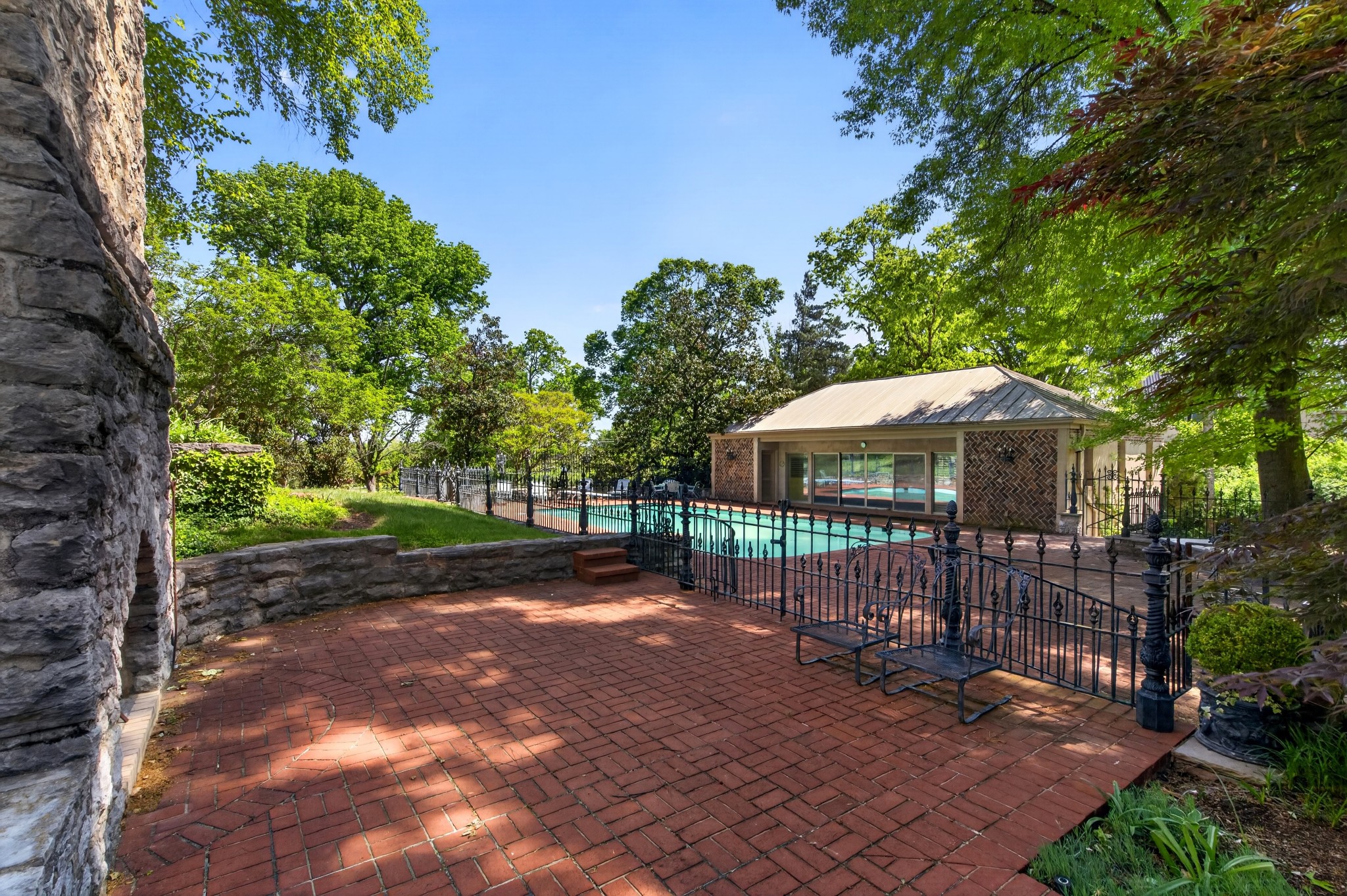 929 Tyne Blvd