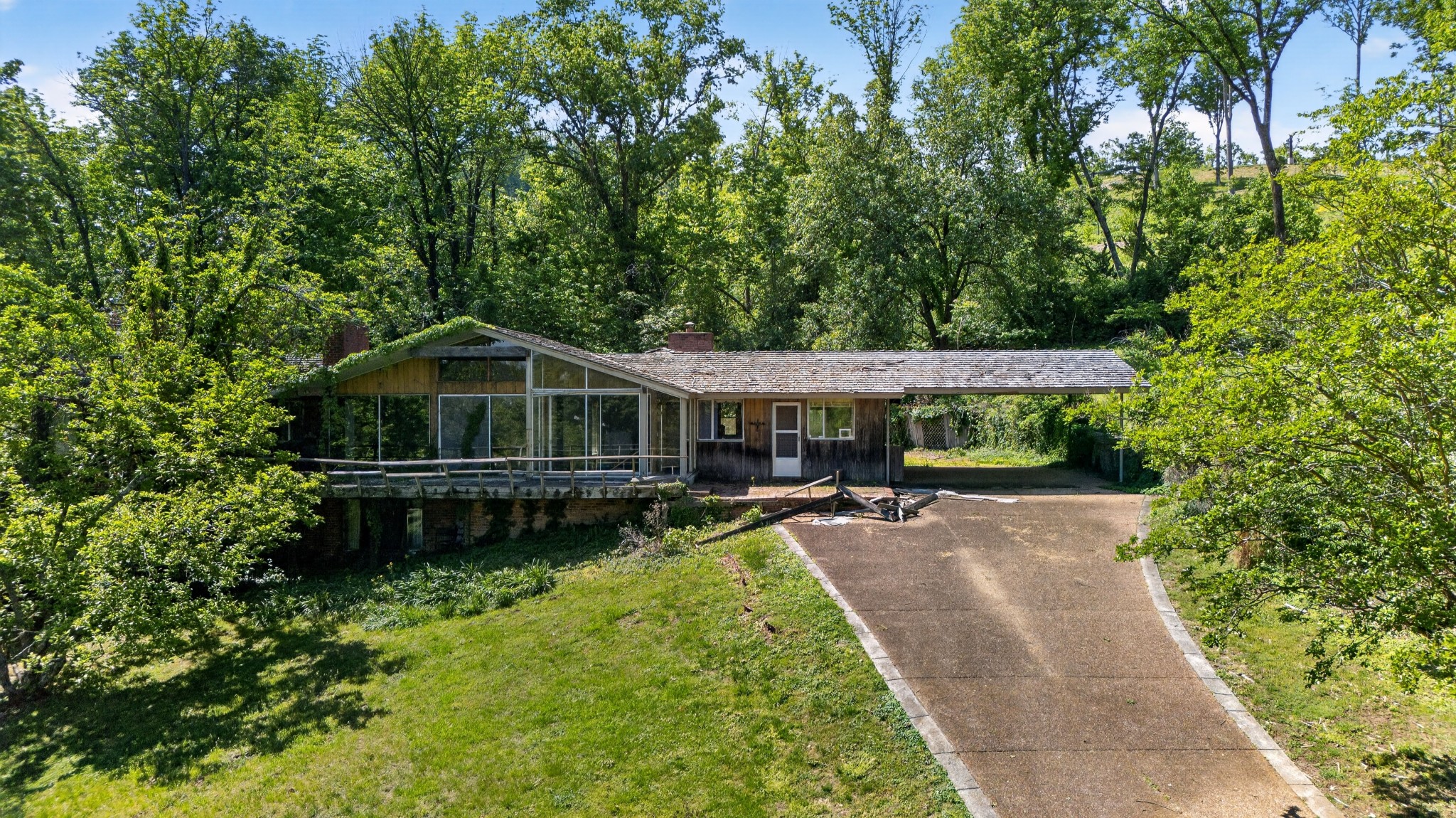 929 Tyne Blvd