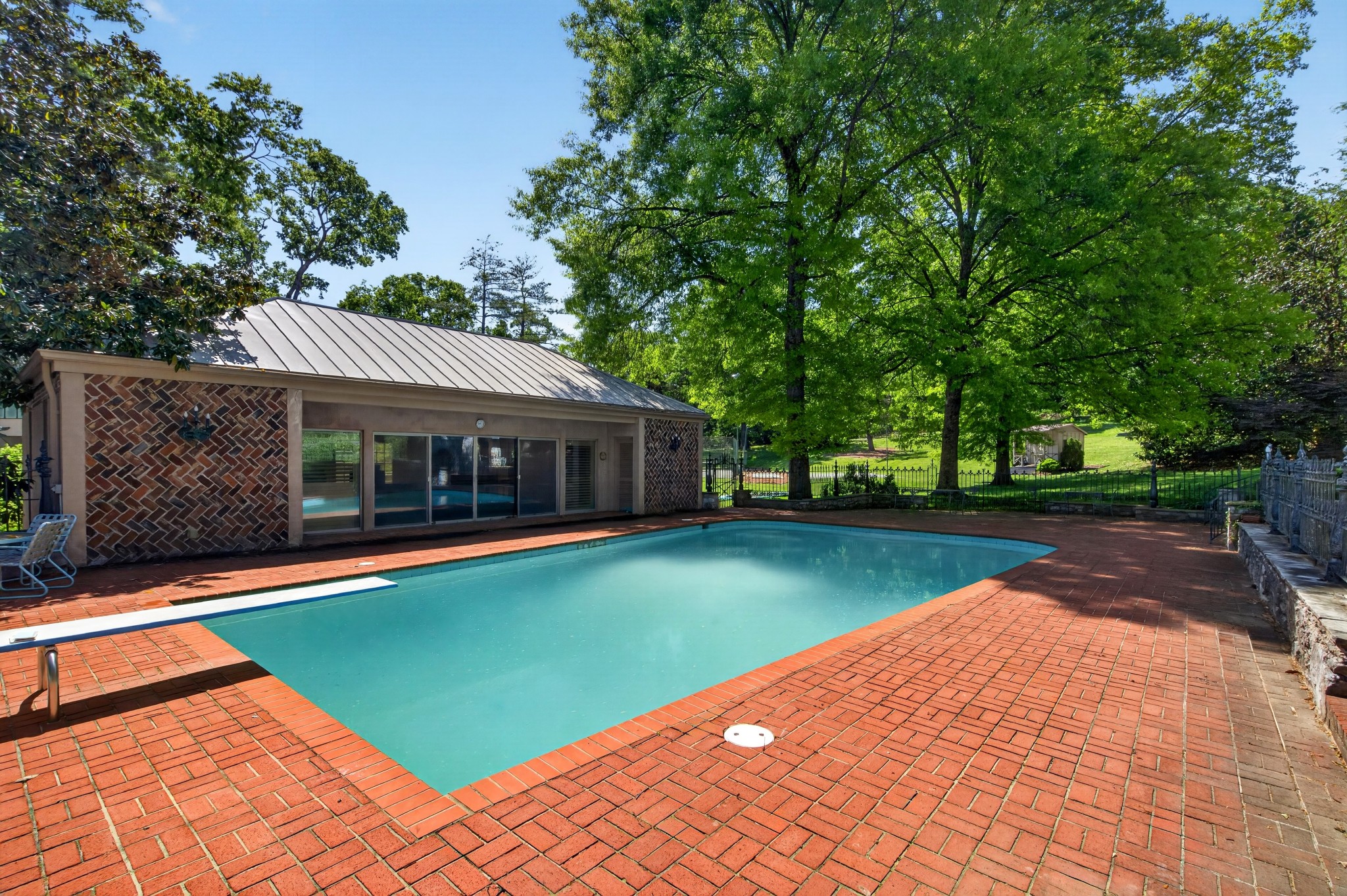929 Tyne Blvd