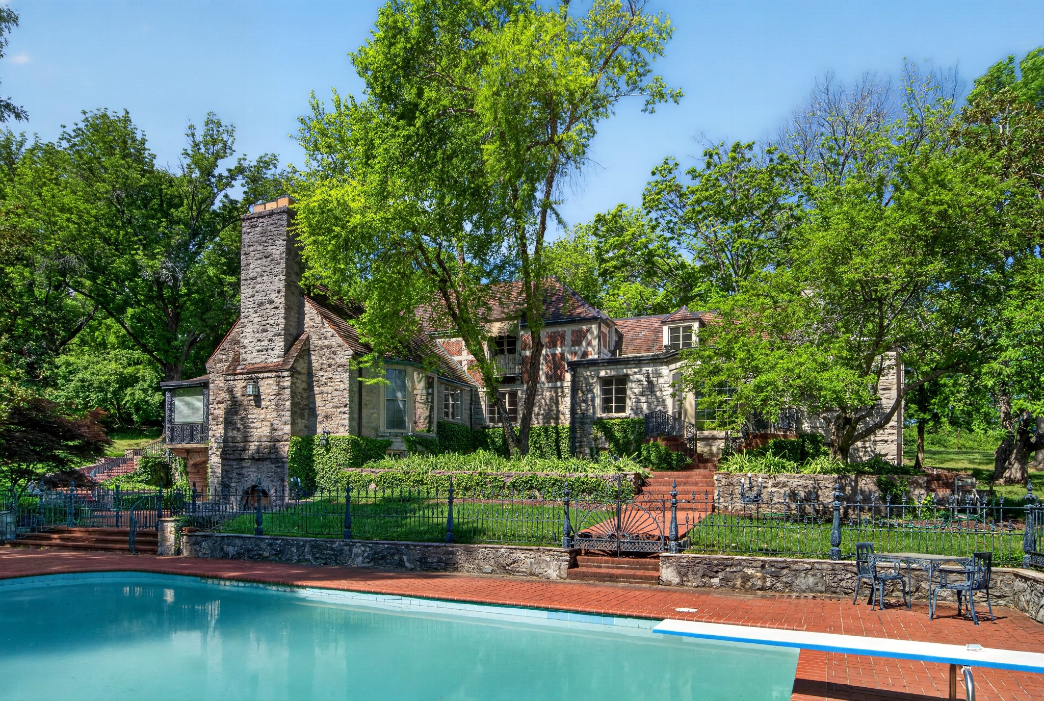 929 Tyne Blvd